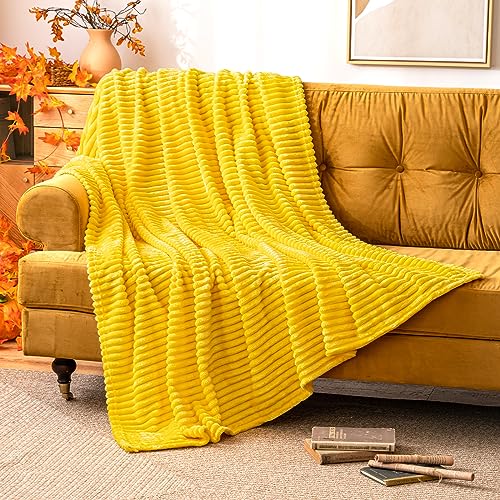 MIULEE Kuscheldecke Fleecedecke Flanell Decke Pompoms Einfarbig Wohndecken Couchdecke Flauschig Überwurf Mikrofaser Tagesdecke Sofadecke Blanket Bett Sofa Schlafzimmer Büro 150x200 cm Zitronengelb