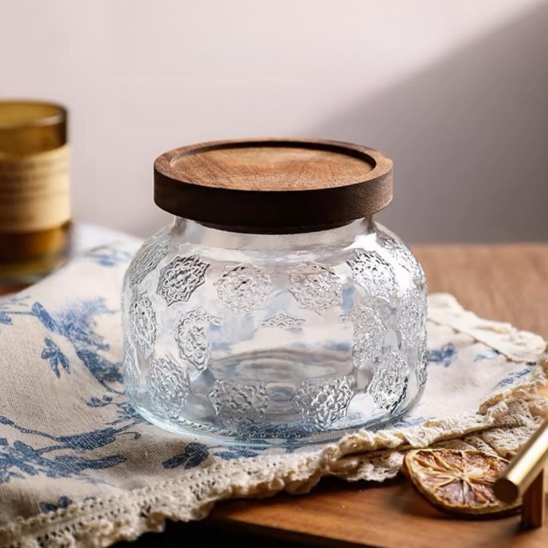 Amazon｜ANSQU ヴィンテージガラスジャー 無垢材の蓋付き、25.4 FL OZ