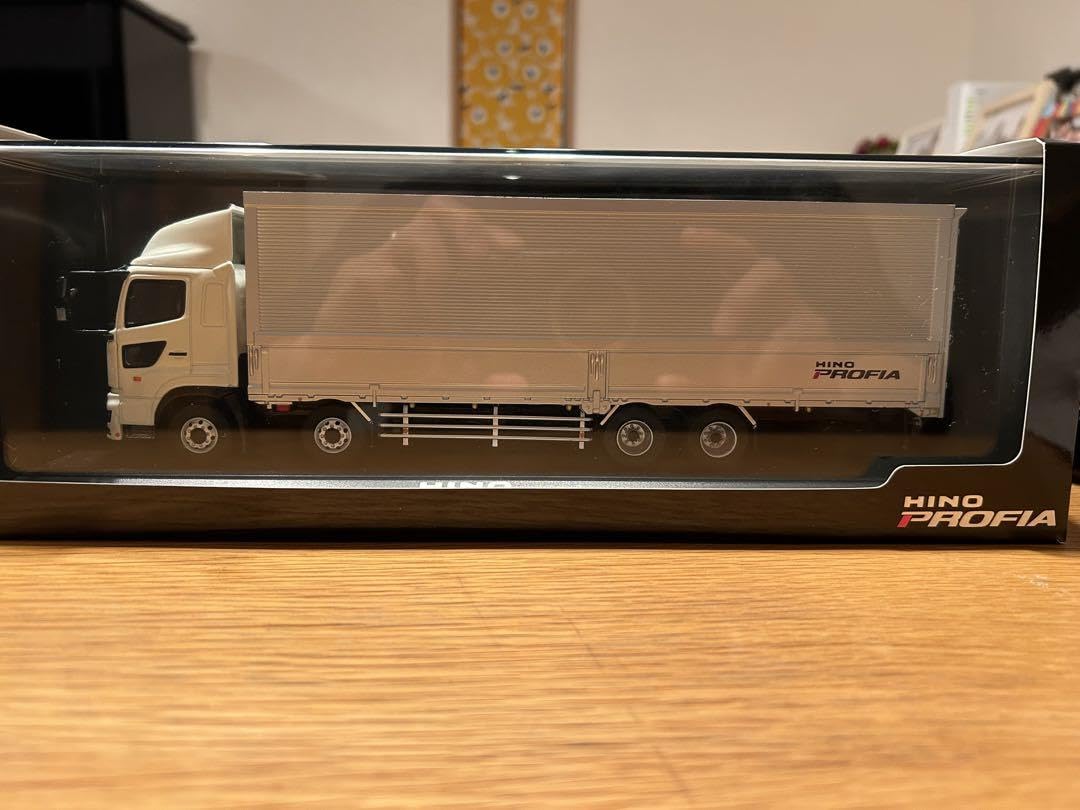日野 プロフィア　1/43 　モデルカー Amazon.co.jp: 日野 プロフィア 143 モデルカー : おもちゃ