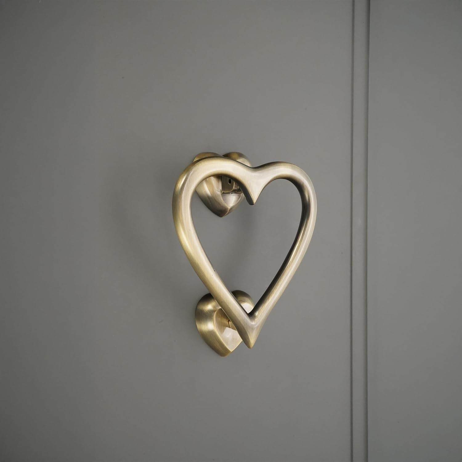 Infinity Decor Antique Brass Heart Shaped Door Knocker – High Quality Solid Brass Door Knocker for Front Entrance Door Gate Furniture