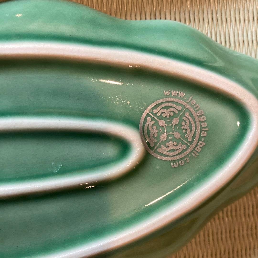 JENGGALA葉型緑色陶器皿 バリ島 JENGGALA葉型緑色陶器皿 バリ島 JENGGALA葉型緑色陶器皿 バリ島 JENGGALA葉型緑色陶器皿 バリ島