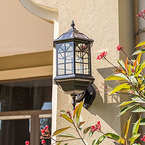 Applique extérieure européenne pour illuminer vos soirées sur la terrasse d'une ferme vintage