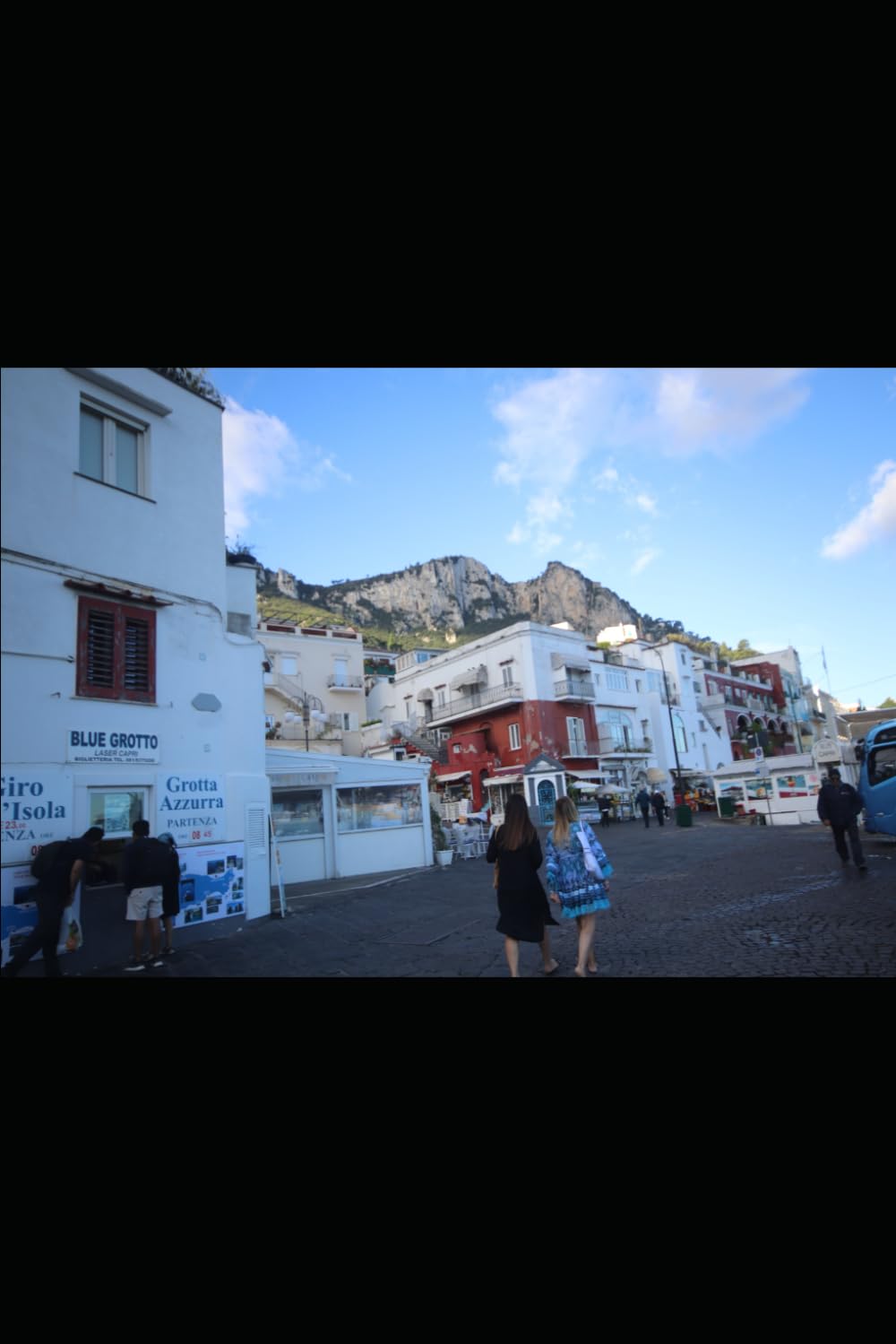 Capri: Paradise Lost or Found?: A Journey into Beauty, Privilege, and the Future of Travel (Campagna : Sorrento Series)
