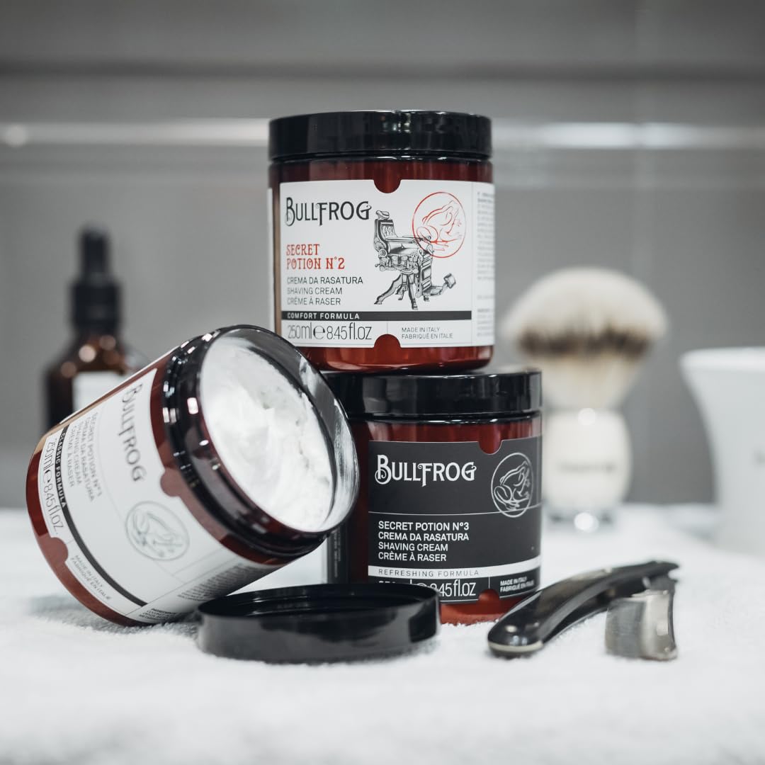 Bullfrog Crema de Afeitar Secret Potion N.2 "Comfort" - Suaviza la Barba - Deja la Piel Fresca y Suave - Notas Especiadas y Ambarinas - Fabricado en Italia - 250 ml
