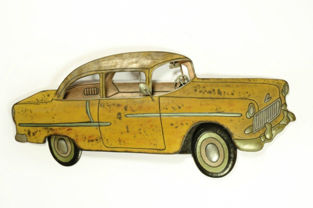 Adorno Pared Decorativo de Metal Coche Antiguo Amarillo. Vehículos. Cuadros y Apliques. Coleccionismo. 75 x 33 x 5 cm.