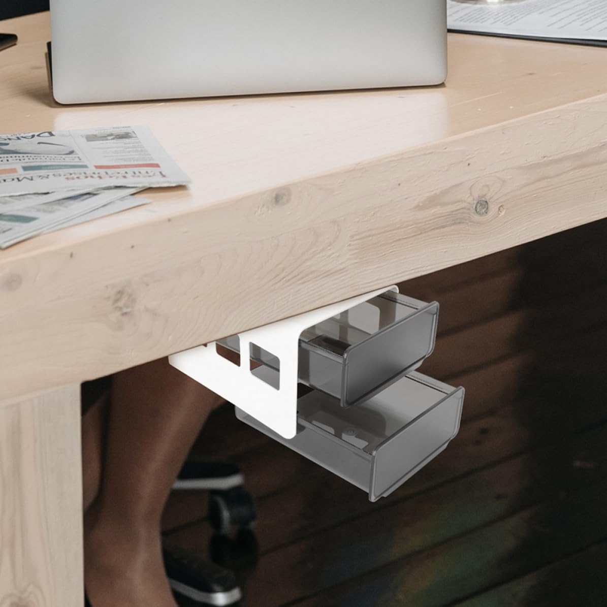Levemolo Caja de Almacenamiento Debajo del Escritorio sin Perforaciones, Organizador Oculto para Oficina y Estudio, Diseño Ahorrador de Espacio en Abs Negro