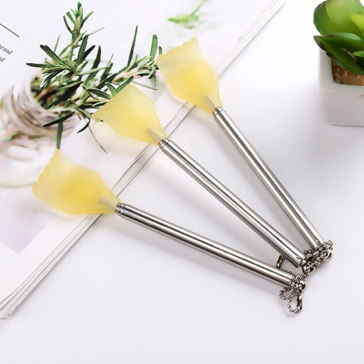 Sichumaria Back Scratcher, Portable Extendable Extendable Back Scratchers for Women Men Kids, Metal Tube Telescoping Massage Tool .Eliminating Back Itching Handheld Massager, 2 Pieces, Multicolour