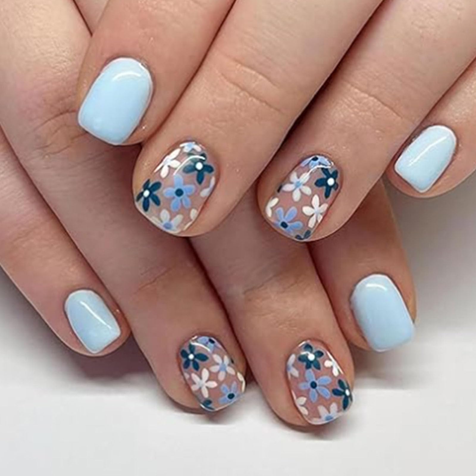 Short Press on Nails Square Fake Nails with Flower Designs Blue Nails Press ons Glossy Glue on Nails Spring Acrylic Nails Nude Artificial Stick on