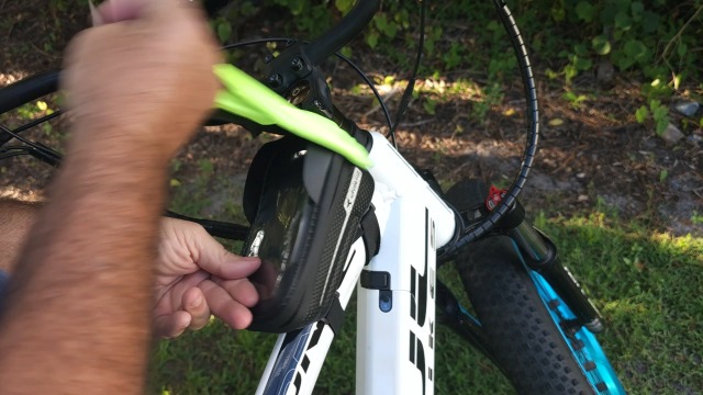 Watch Nice compact Whale Fall Bike Bag Fits A Lot Of Stuff on Amazon Live