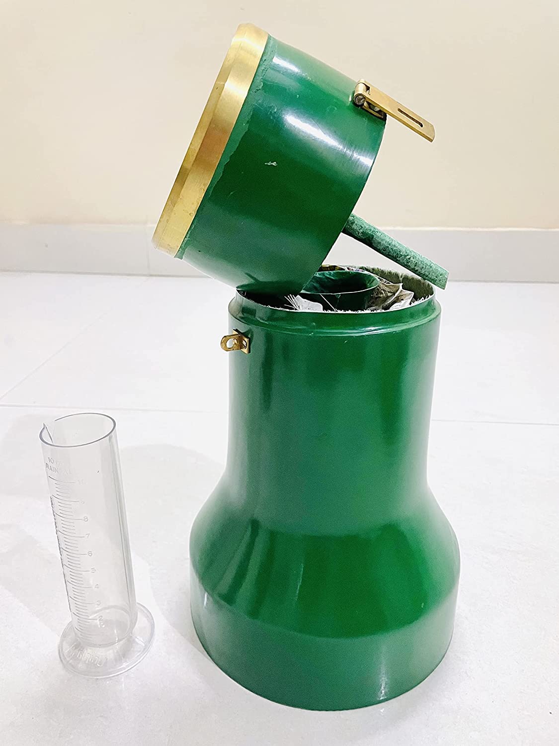 Buy Rain Gauge With Plastic Measuring Cylinder Meteorologists