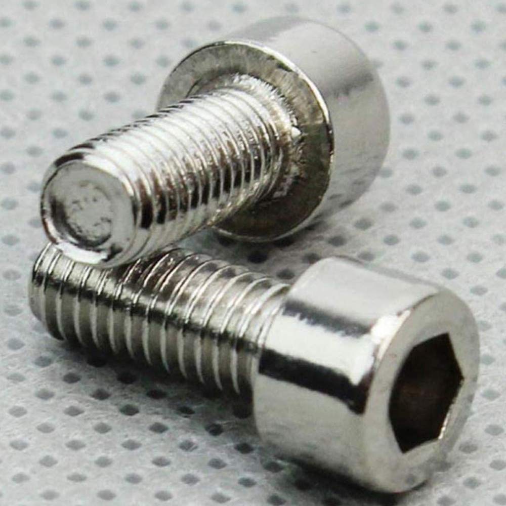 BOULONS DE CAGE de bouteille d'eau de vélo légers M5*15 mm pour une