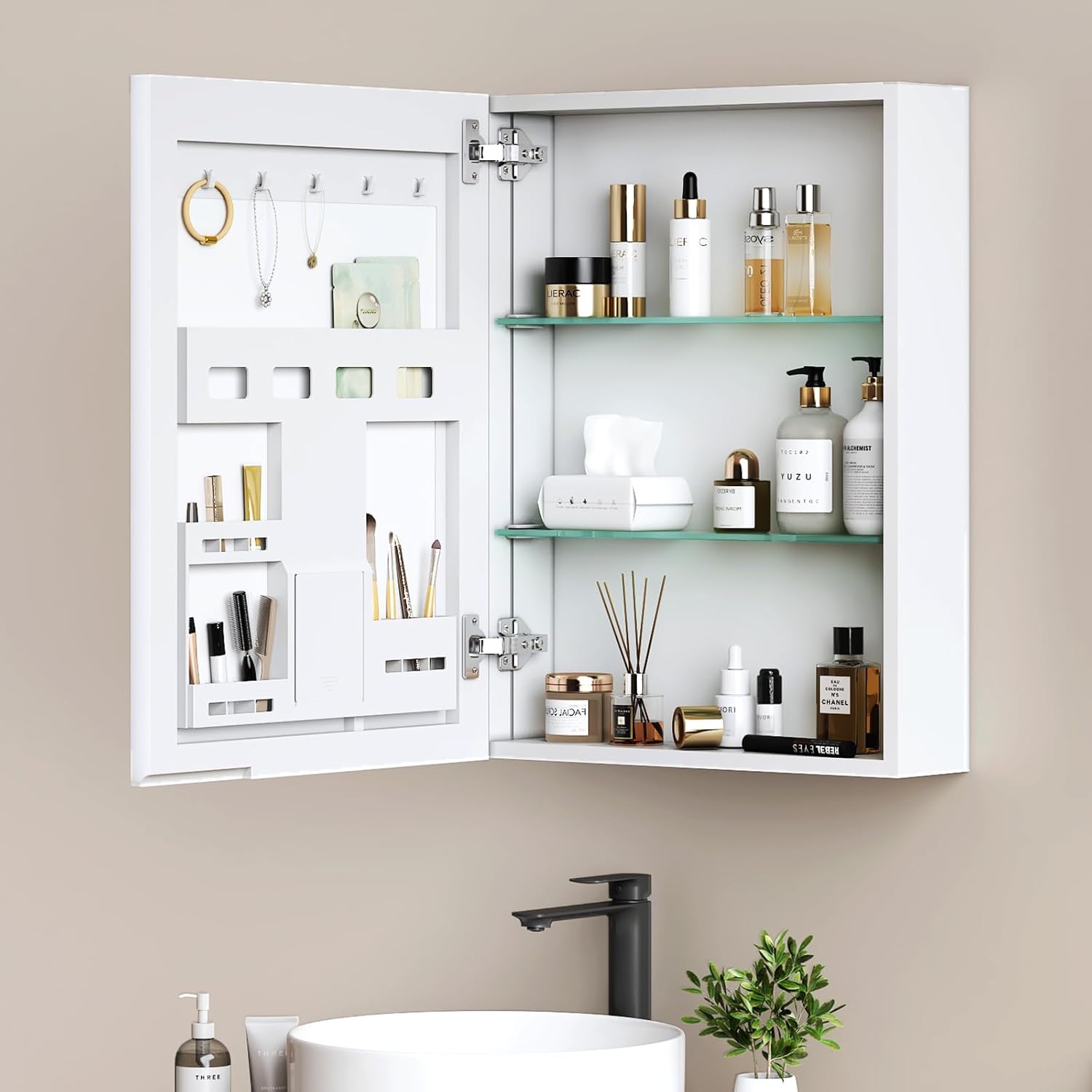 EMKE Spiegelschrank Bad 50×65×14,5 cm aus Aluminium, Weiß Matt, Tür mit Aufbewahrung, 2 verstellbare Glasböden, Soft-Close, vormontiert &amp; rostfrei, Badezimmer Spiegelschrank zur Wandmontage