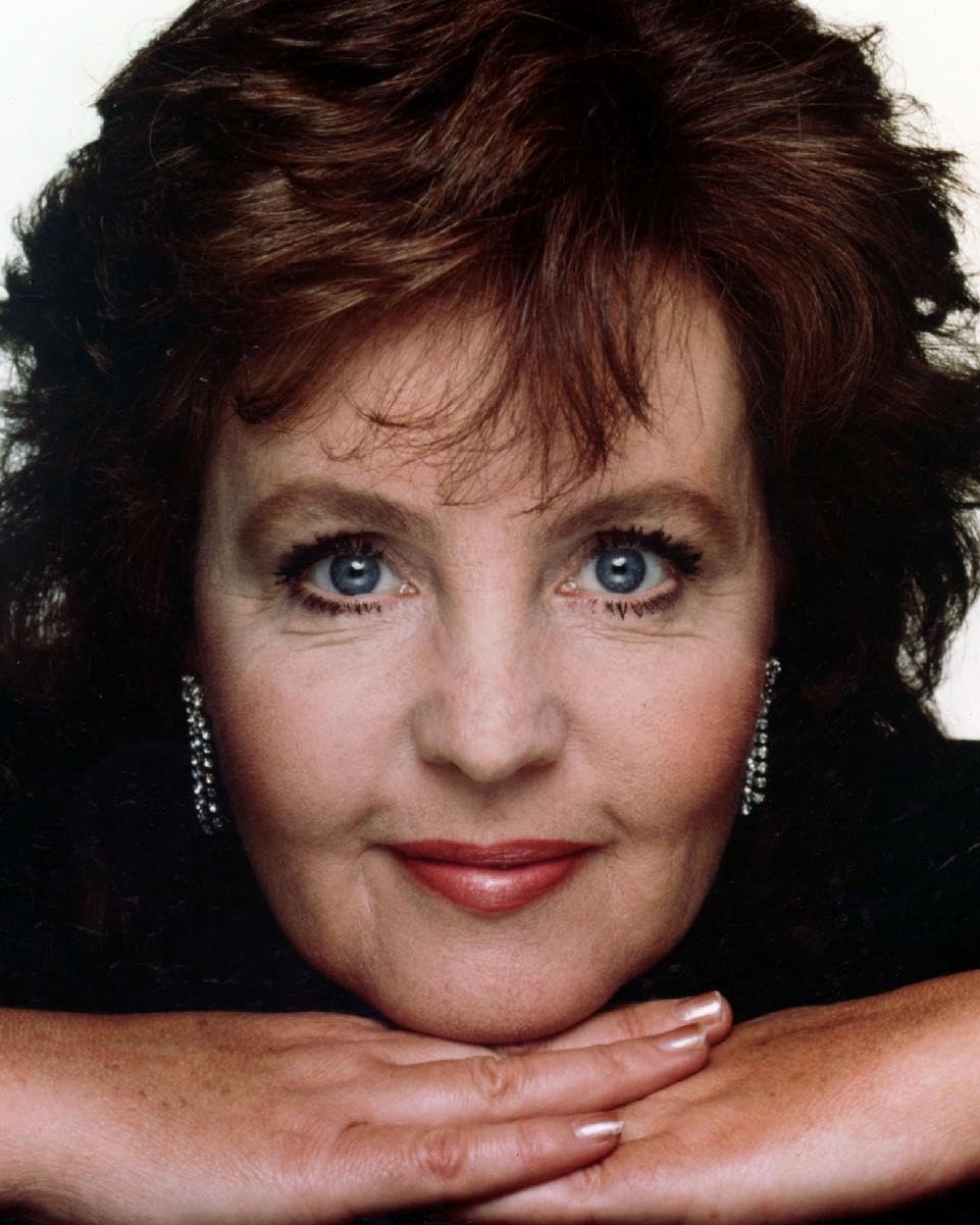 Worldphotographs Shirley Valentine (1989) Pauline Collins 10X8 Photo