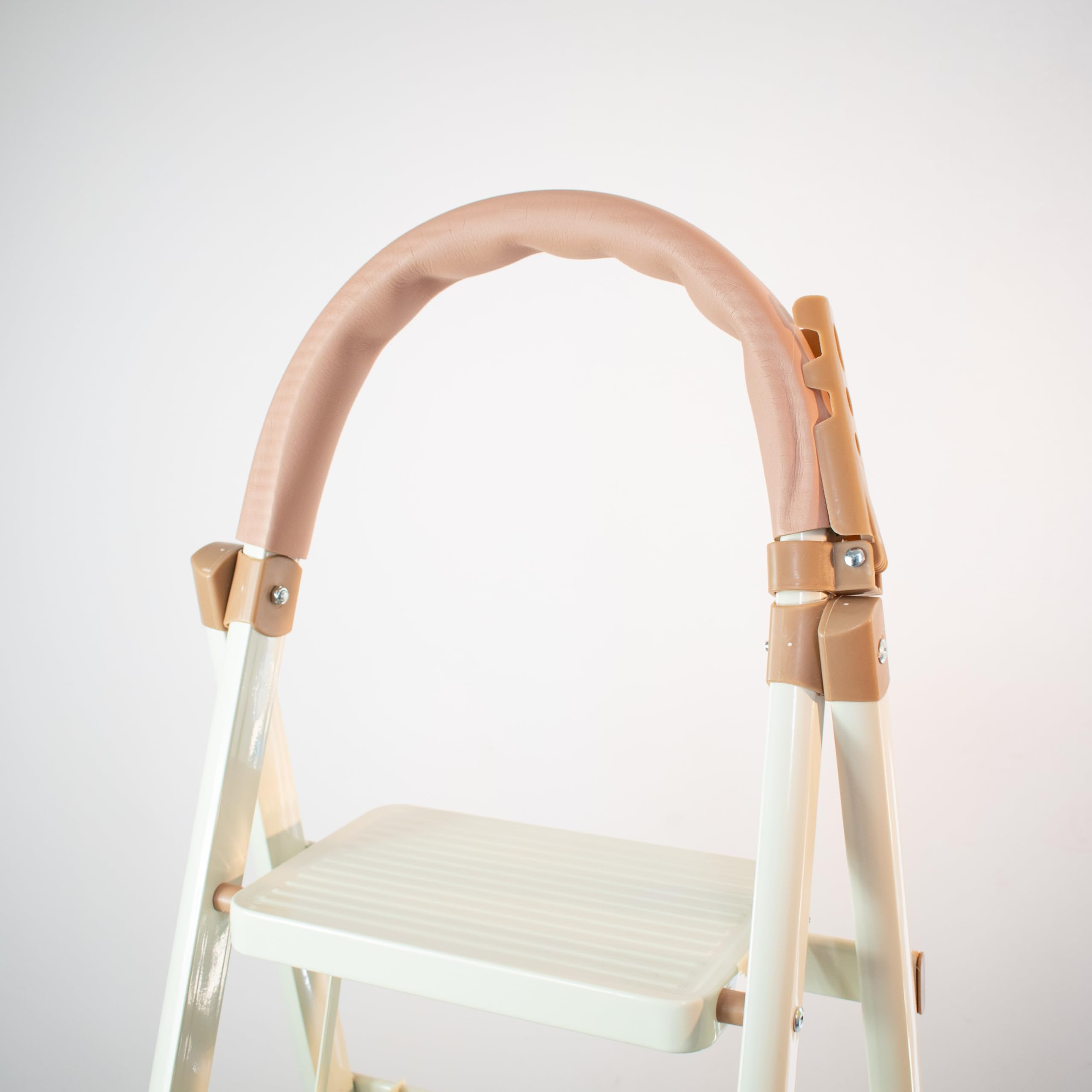 Scala pieghevole 3 gradini con corrimano, scaletta in acciaio, gradini larghi antiscivolo 18 cm, portata 150 kg, compatta