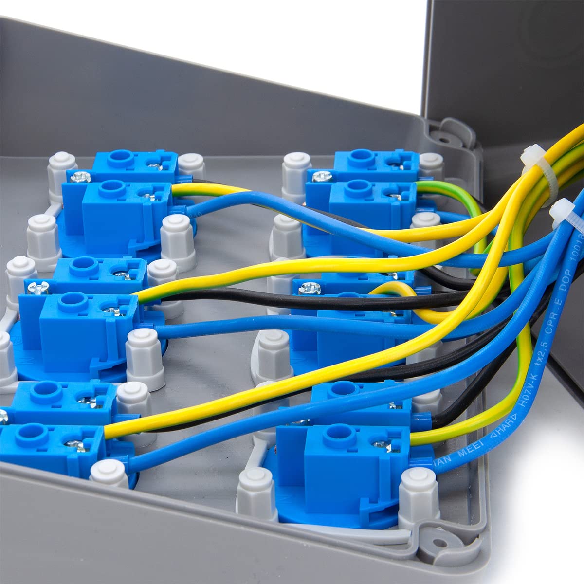 ELS Elektrotechnika Distributore di corrente da parete, 6 x 230 V, Schuko 40 A e interruttore di protezione del cavo 3 x C16 A. Distributore di corrente per interni ed esterni, officine e fabbriche.