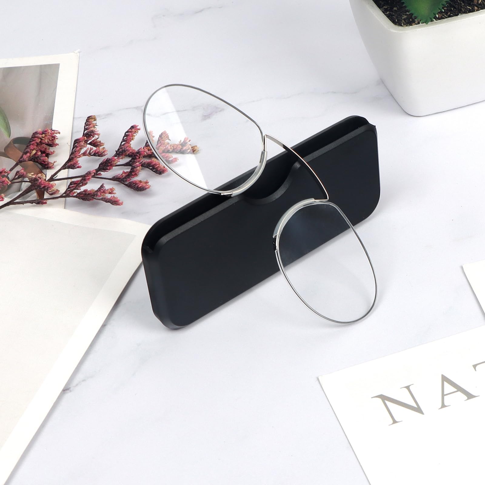 MMOWW Gafas de Lectura con Estuche Compacto Universal para Hombres y Mujeres, Monóculo Ultraligero de Ayuda a la Lectura Mini Clip Nasal Envoltura de Alambre sin Montura