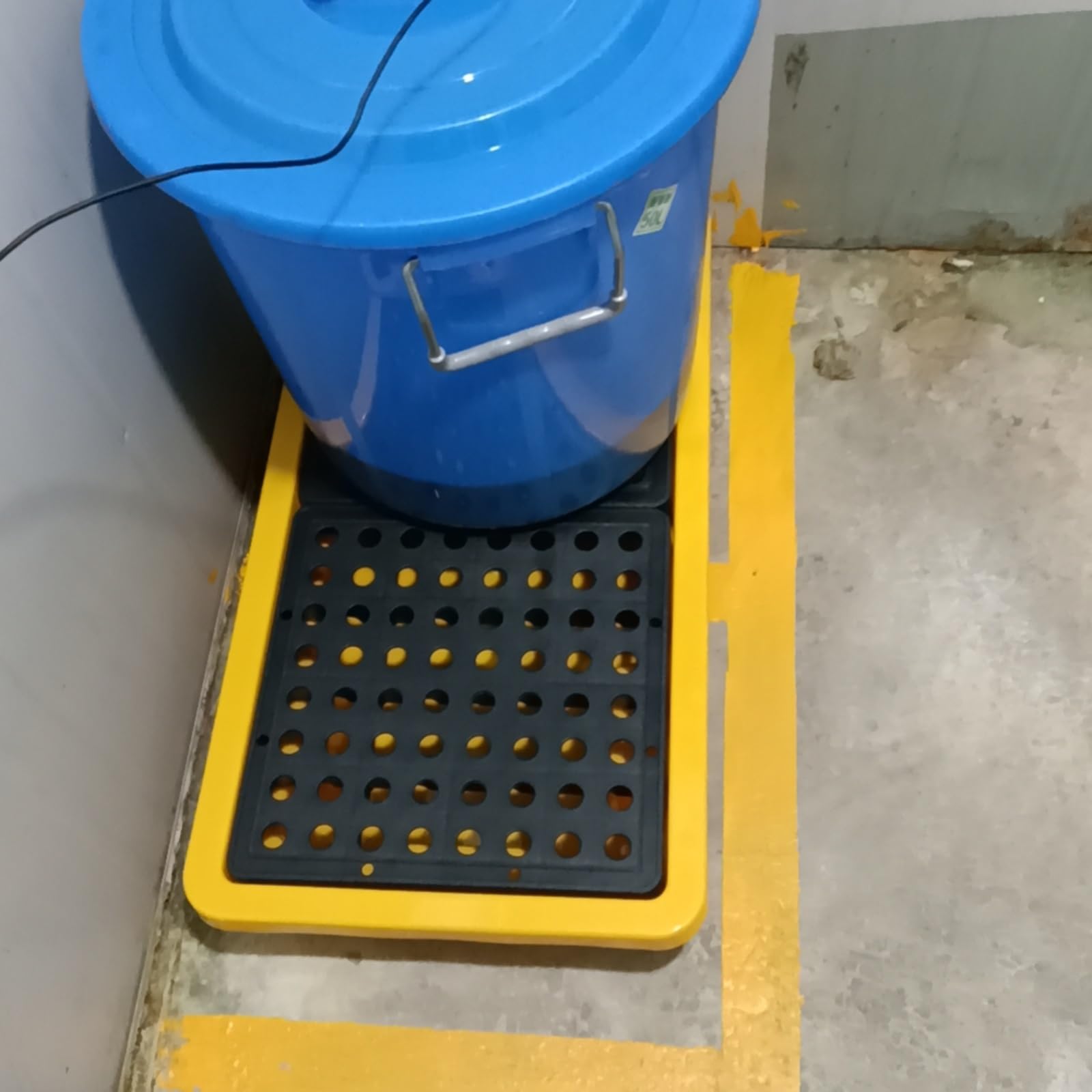 QUSYZD Low Profile Spill Containment Pallet with Drain - 2 Drum Plastic Spill Tray for Industrial Safety & Spill Control, 18-40 Gallon Sump, 130x68x30cm,130x68x30cm/51.2x26.8x11.8in
