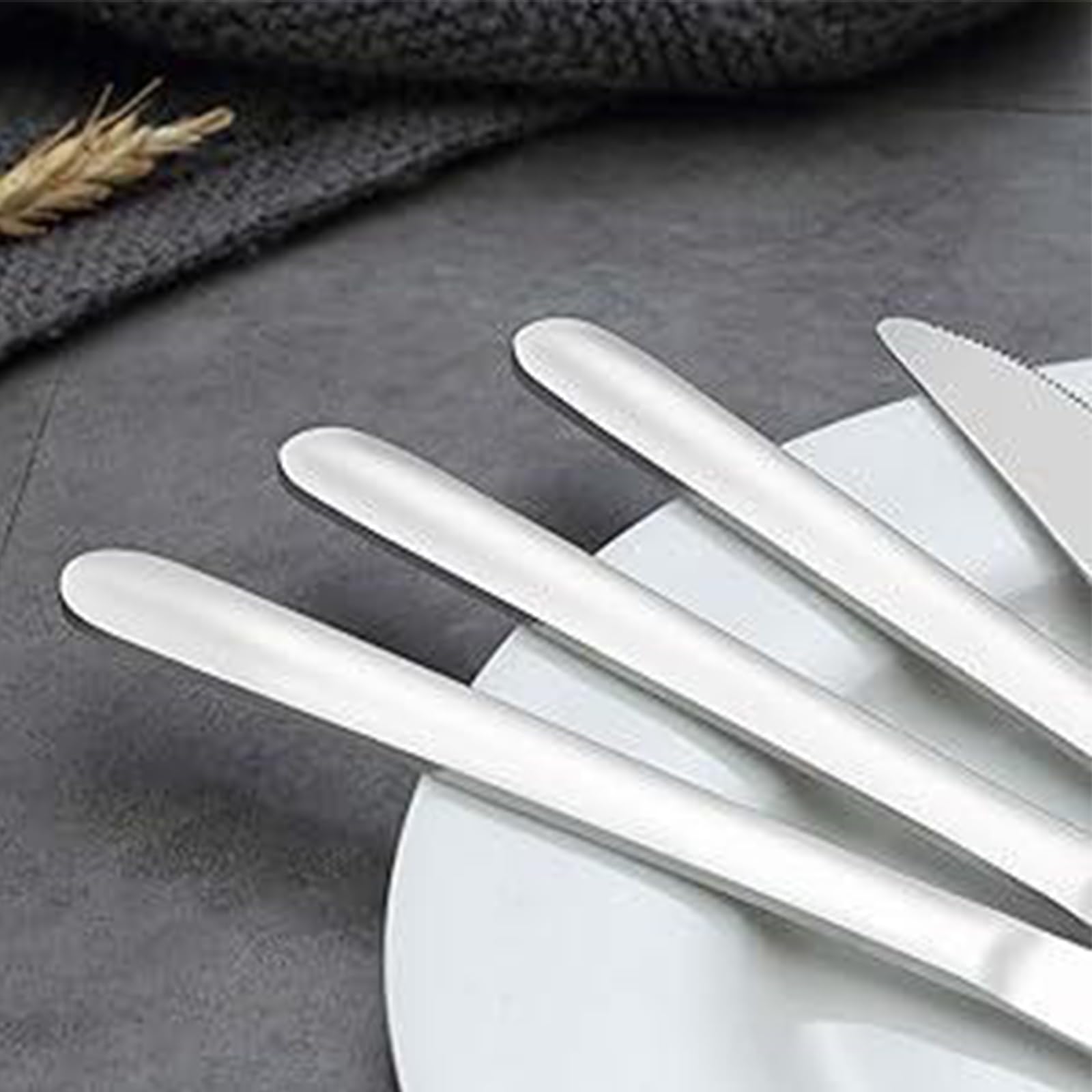 BEWOS Set di 16 Coltelli da Tavola, Coltelli da 9,1''(23,2cm), Coltelli da Cena in Acciaio Inox, Iucidati a Specchio, Lavabili in Lavastoviglie, Coltelli da Tavola per la Casa, il Ristorante e l'hotel