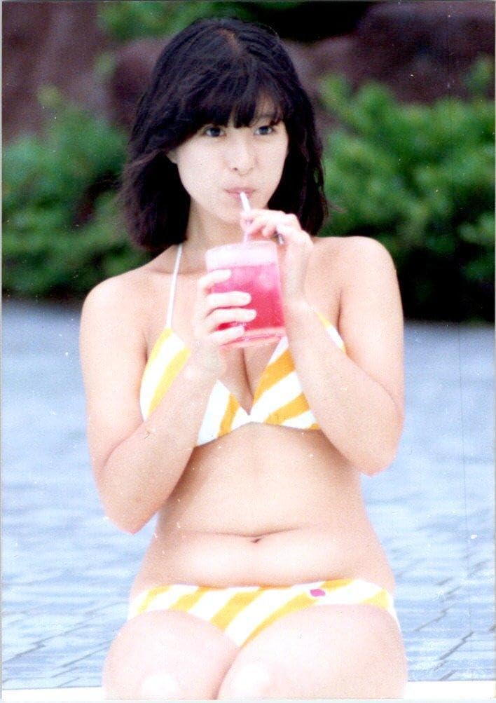 Amazon.co.jp: 河合奈保子60 特大A4サイズ ラミネート加工防水 写真