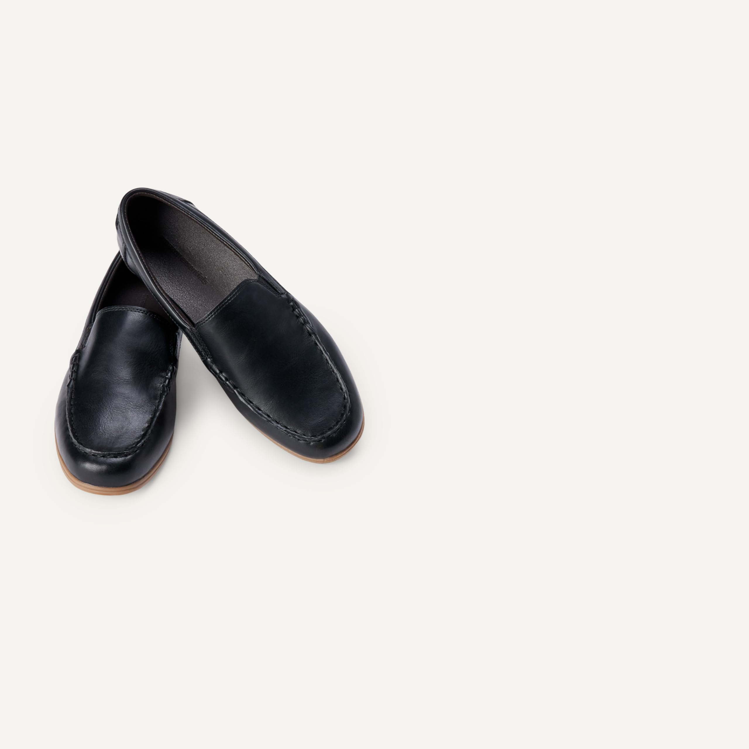 Amazon Essentials Boys' Slip-On Moc Toe Loafers with Memory Foam — view 2