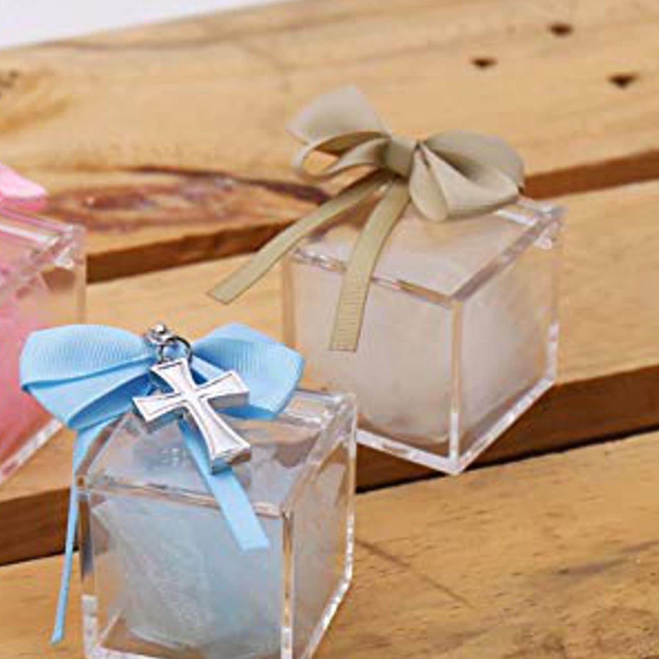 Viale Magico Bomboniere Battesimo Comunione Portachiave Croce Pietra Bomboniera Confezionata su Plexiglass Kit 10 PZ Neutro