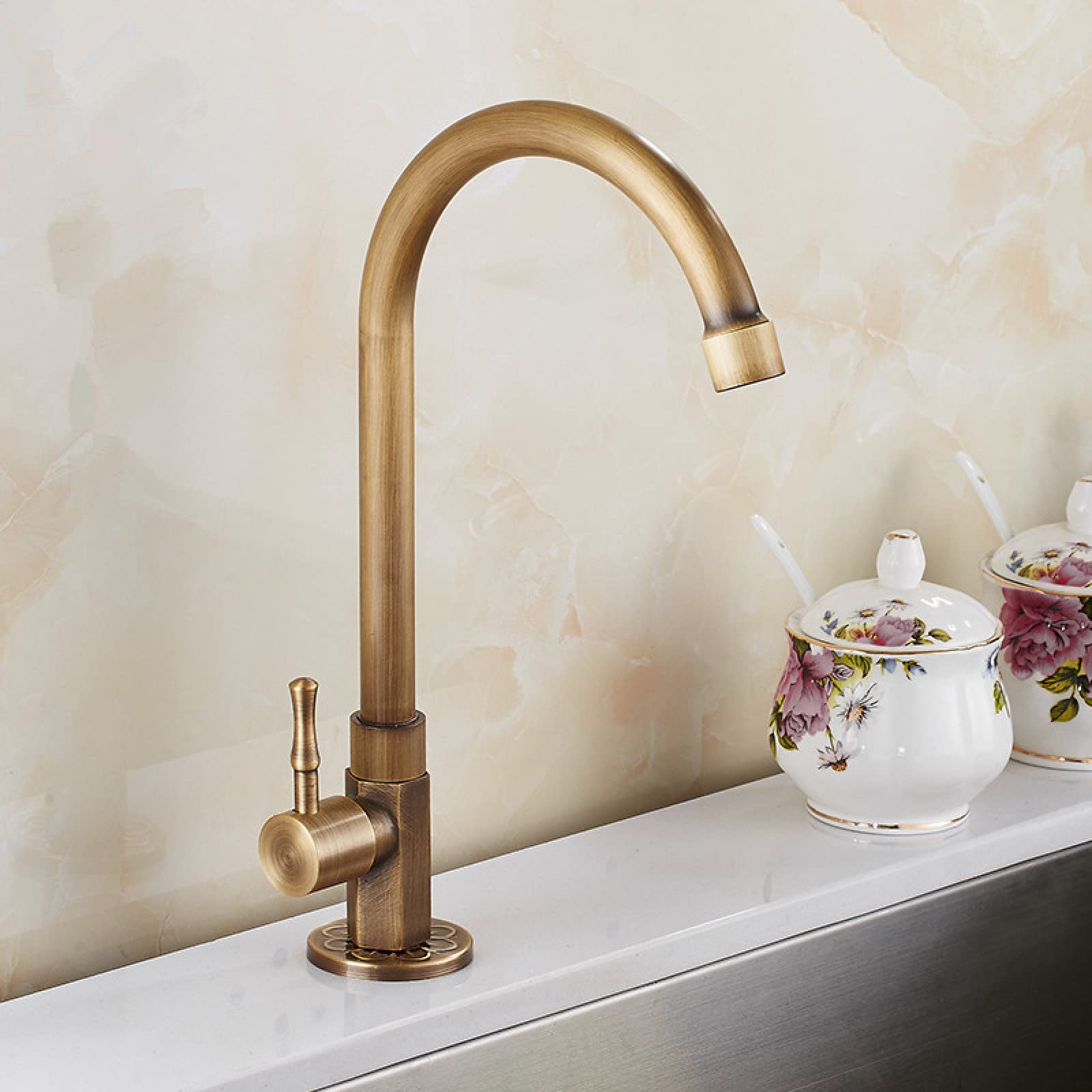 Robinets de lavabo 1 pc Robinet en laiton classique uniquement pour eau froide Robinet d’évier de cuisine col de cygne à levier unique Robinet extérieur