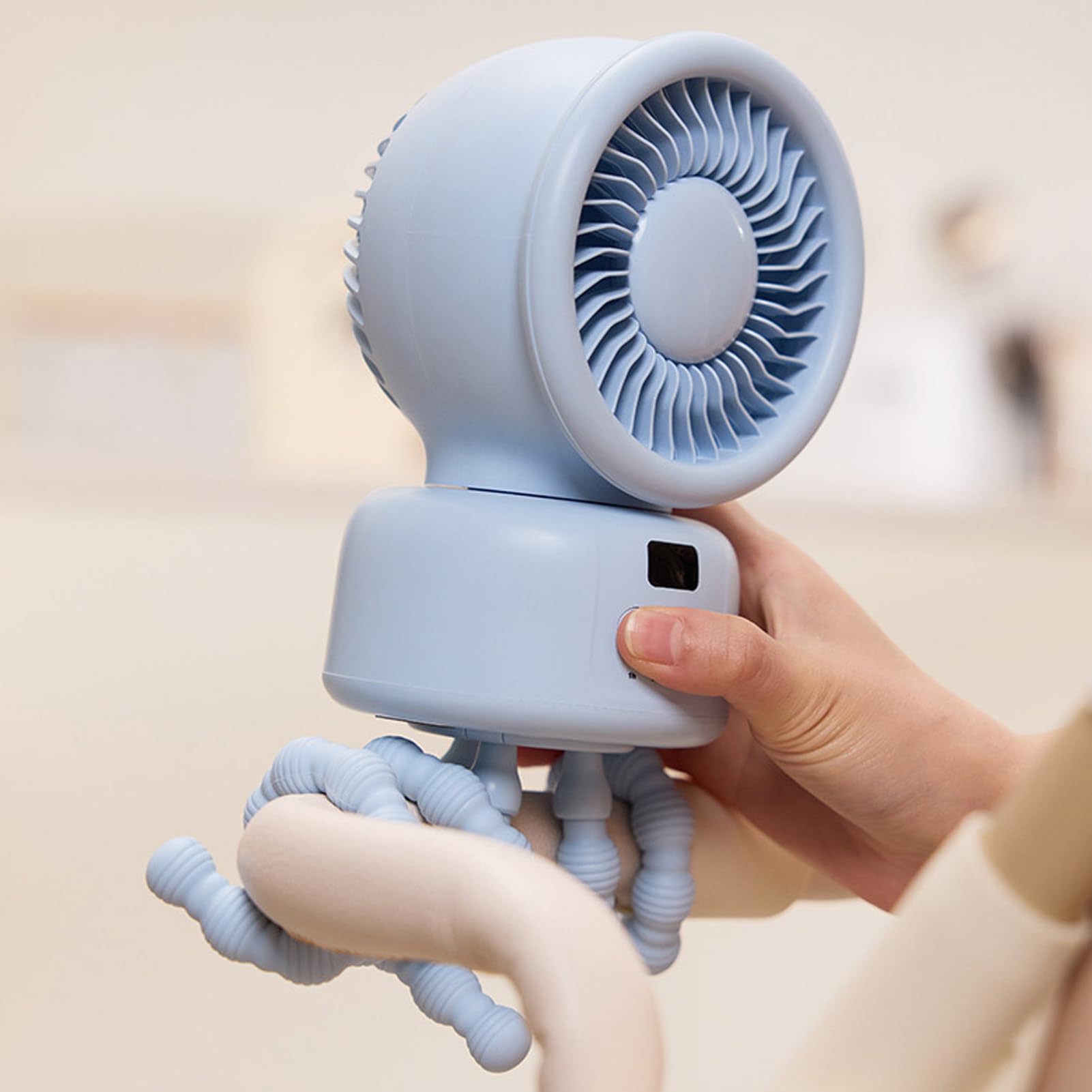 RIZGHWOY Ventilatore per Passeggino, Ventilatore da Scrivania con Clip a Forma di Polipo, Rotazione a 360 Gradi Portatile Ricaricabile con Timer per Esterno e Campeggio