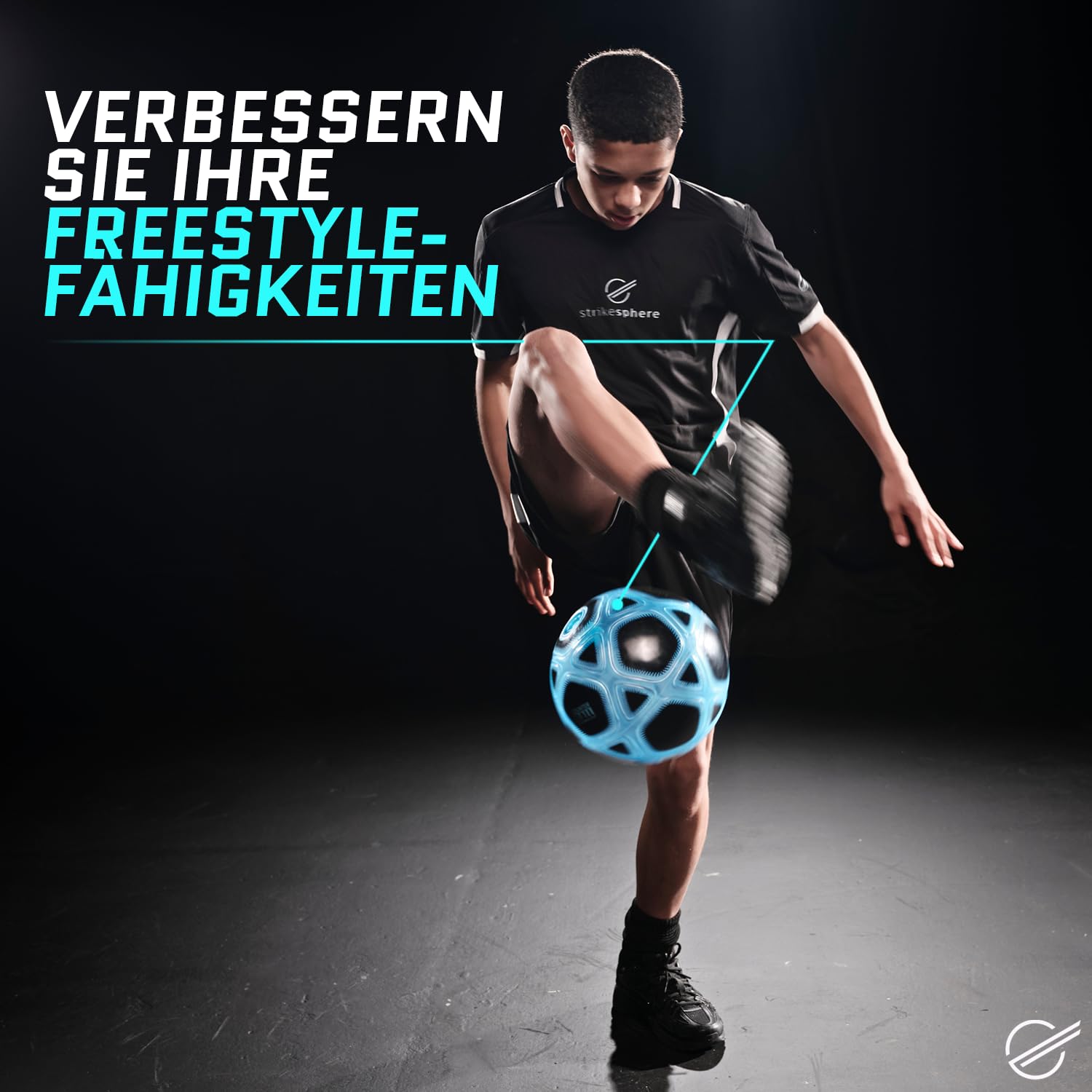 strikesphere Counter Ball, Fußballgeschenk für Jungen und Mädchen ab 6 Jahren: Zählball mit Licht- und Soundeffekten, weiß und blau