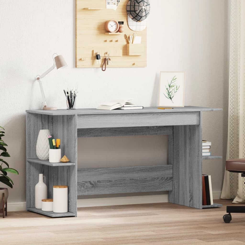 Scrivania Grigio Sonoma in Legno Multistrato 140x50x75 cm con Ampio Piano Robusto e Spazio Portaoggetti per Ufficio Studio Casa Smartworking