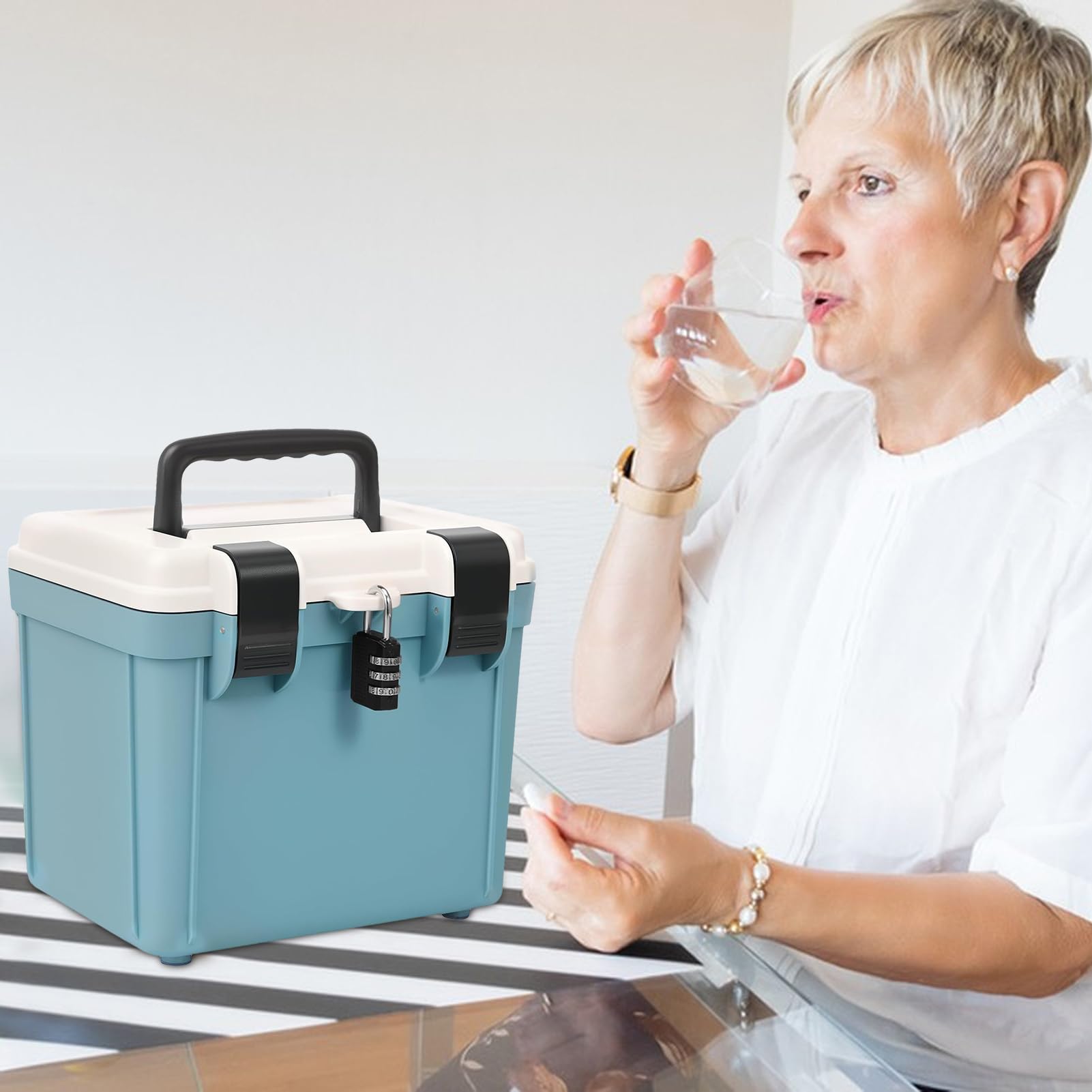 Genérico Caja para Medicamentos con Cerradura,Caja Fuerte Portátil Con Candado - Gran Capacidad Para Medicamentos, Herramientas Y Documentos, Portátil Para Hogar Trabajo Viajes Exterior Y Coche