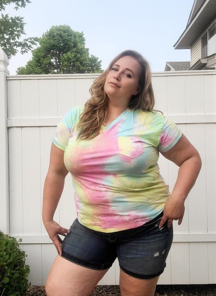RITERA Plus Size Tops for Women Tie Dye Summer T Shirts V Neck Short Sleeve Casual Tee Tops with Front Pocket XL-5XL - Image 3