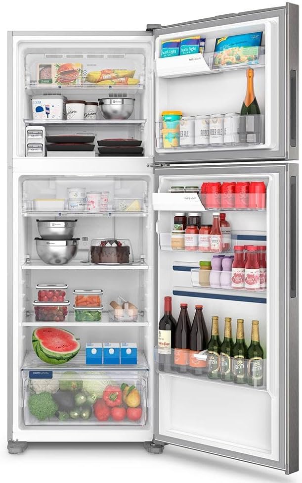 Geladeira Electrolux aberta