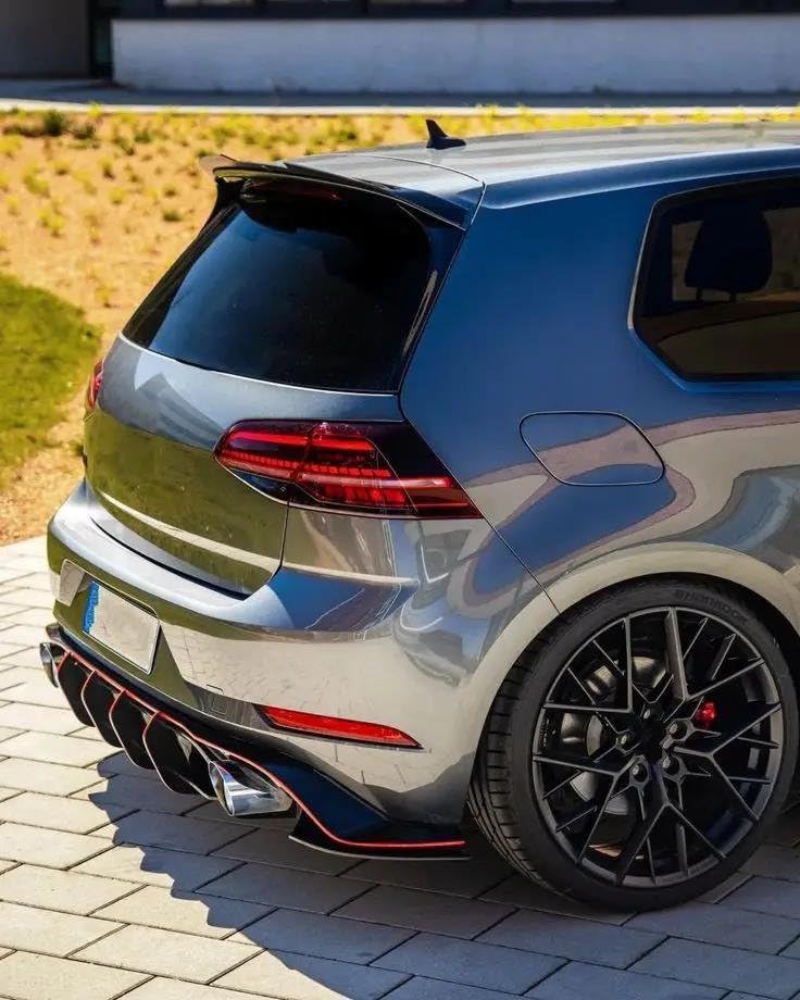 Contour arrière et diffuseur noir brillant pour Golf 7.5 TCR - 3