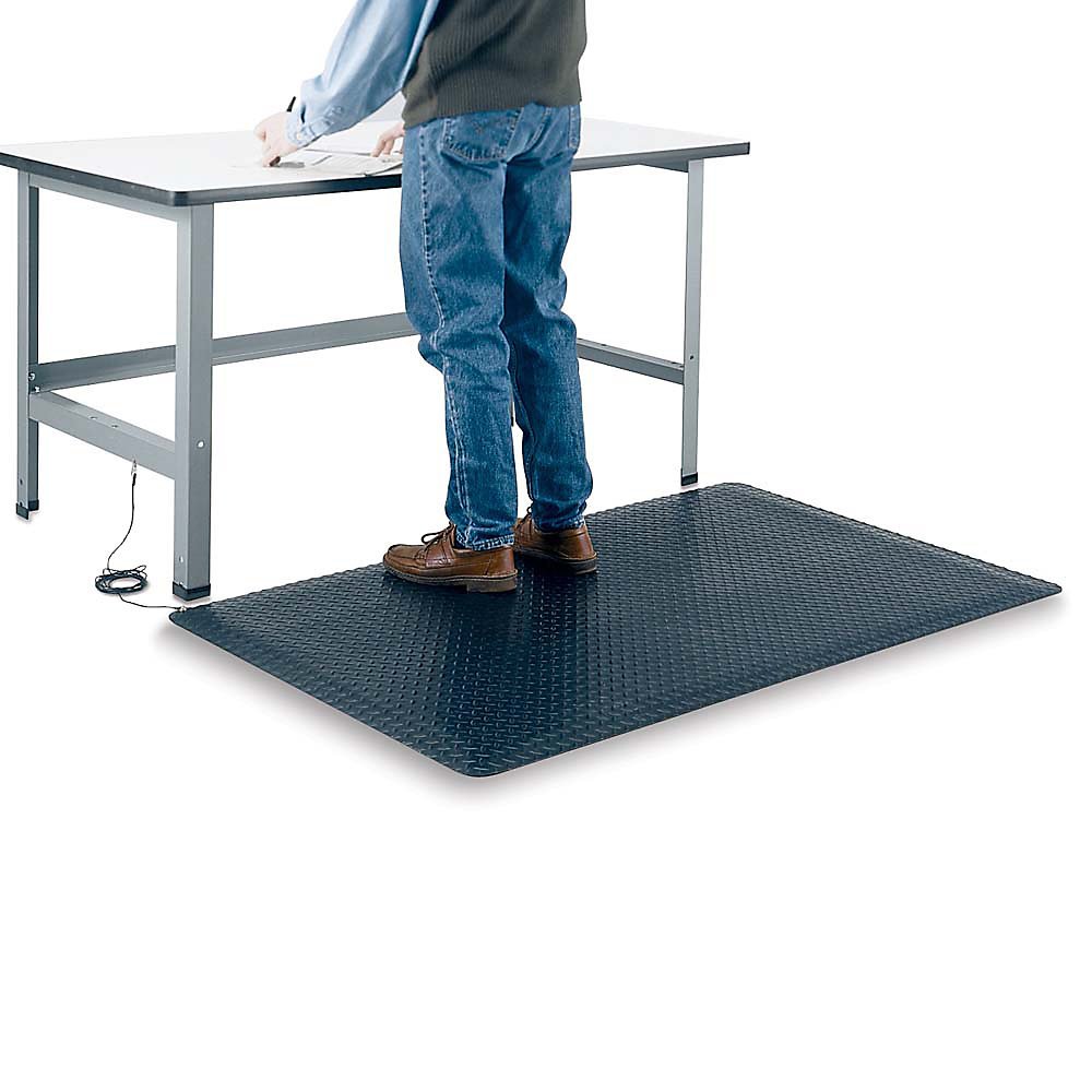 Wearwell 786 Diamond-Plate Electrically Conductive Anti-Fatigue Mat with Snap, for Dry Areas, 3' Width x 5' Length x 9/16 Thickness, Black