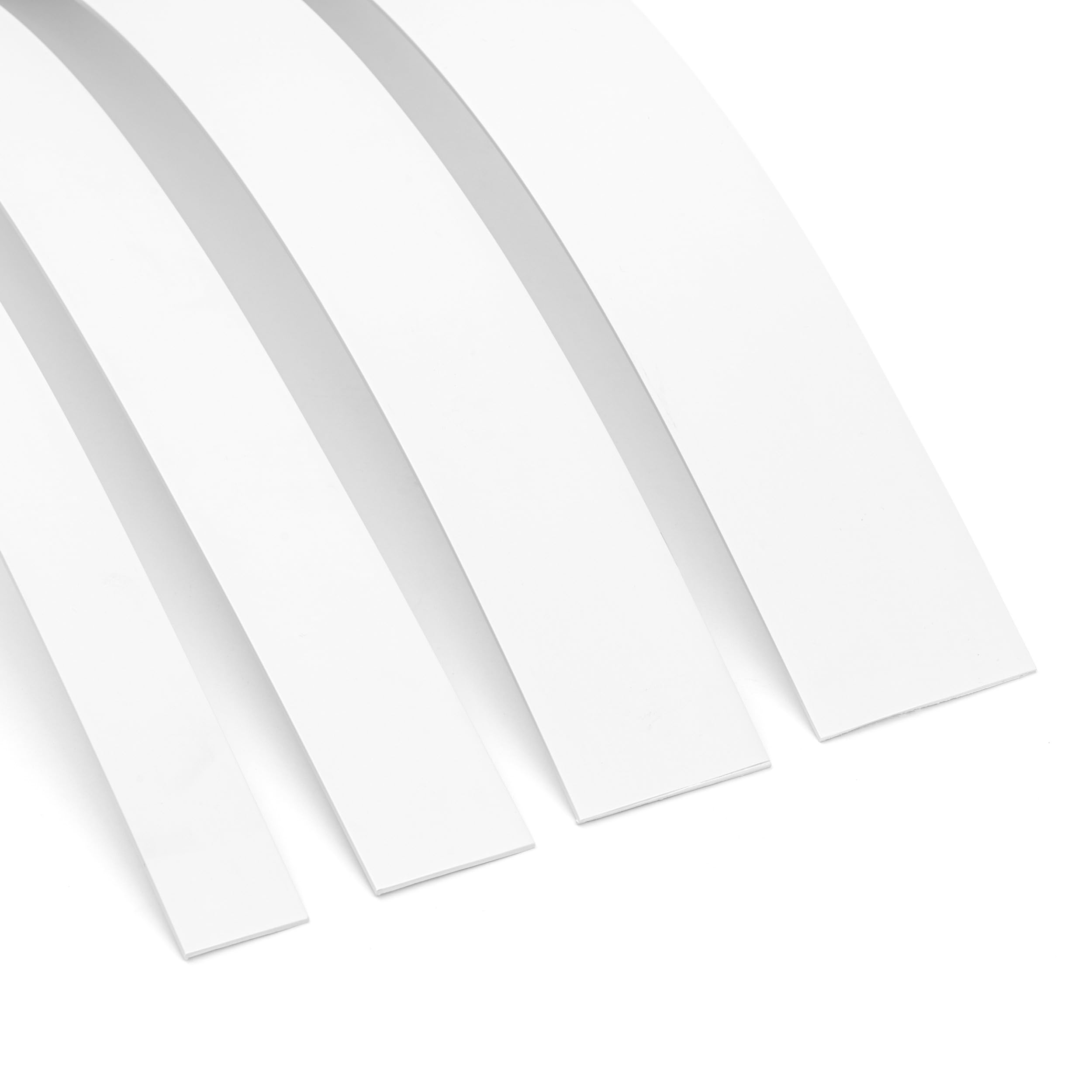 Quest Listón de Cubierta Tira Plana, Moldura para Ventanas Autoadhesiva - Ancho 30mm - Perfil de PVC, Moldura Decorativa, Tira de Acabado - Flexible, Plana - 20 metros (Blanco)