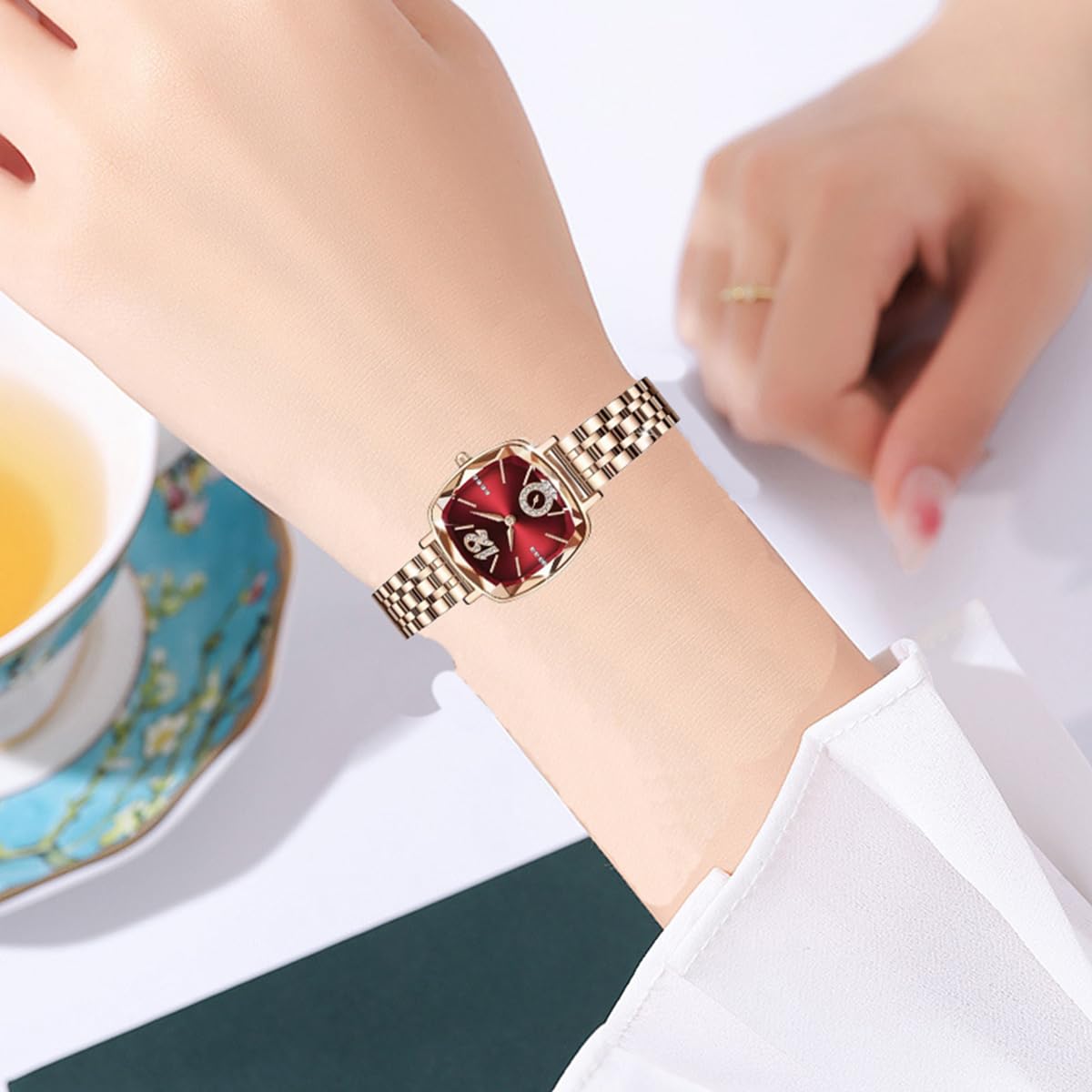 BESTKANG Reloj de cuarzo para mujer, cuadrado, color oro rosa, reloj clásico de acero
