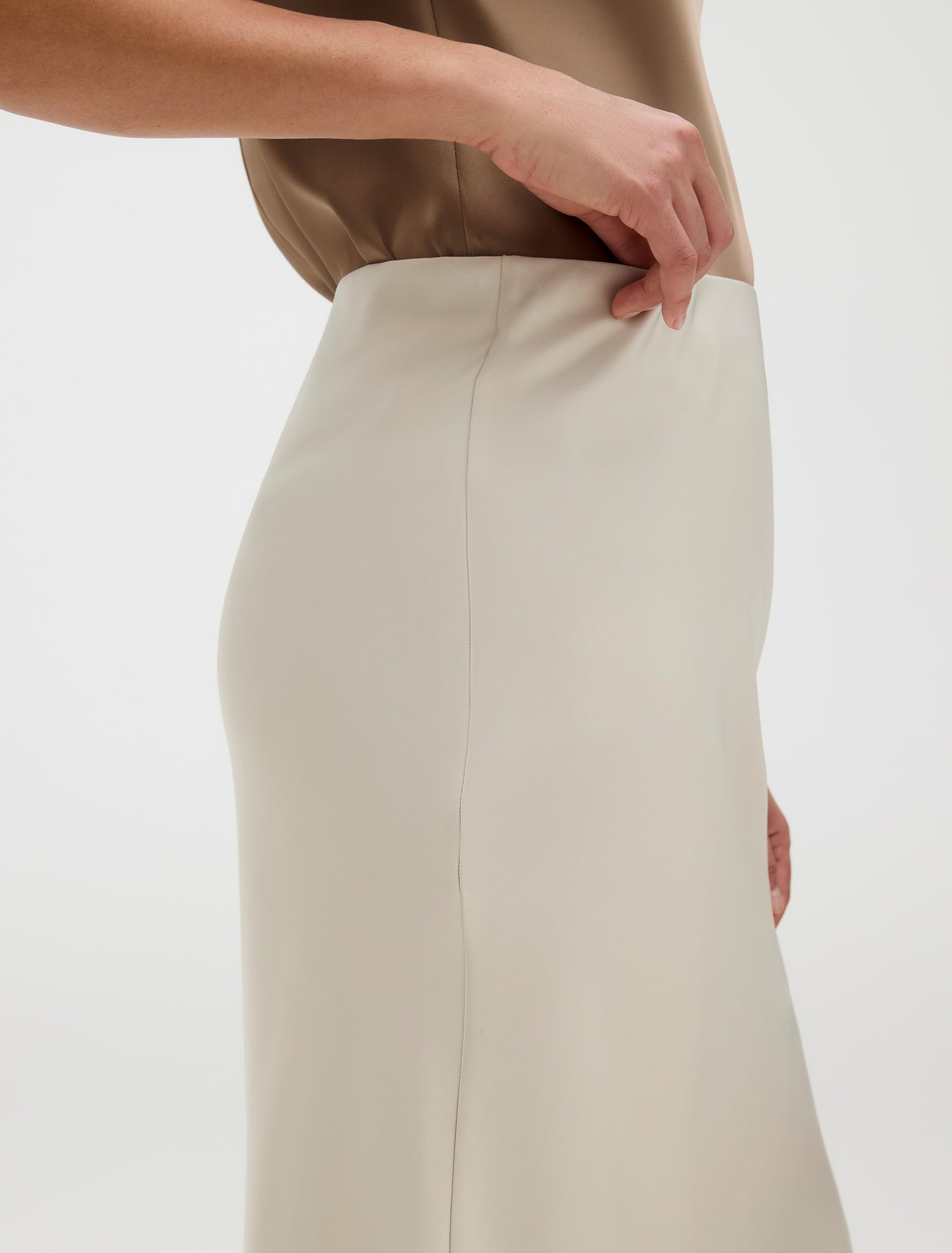 Calvin Klein Matte Satin Midi Skirt Falda para Mujer