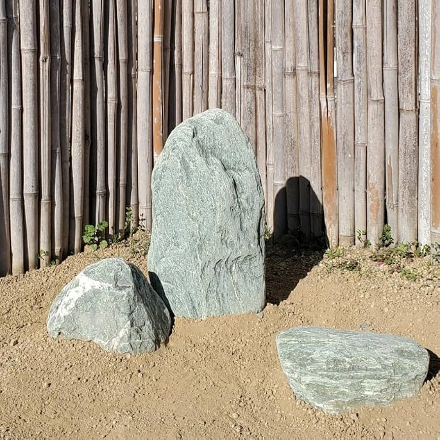 Amazon.co.jp: 庭石 阿波の青石3石SET【庭石】青石3点セットです