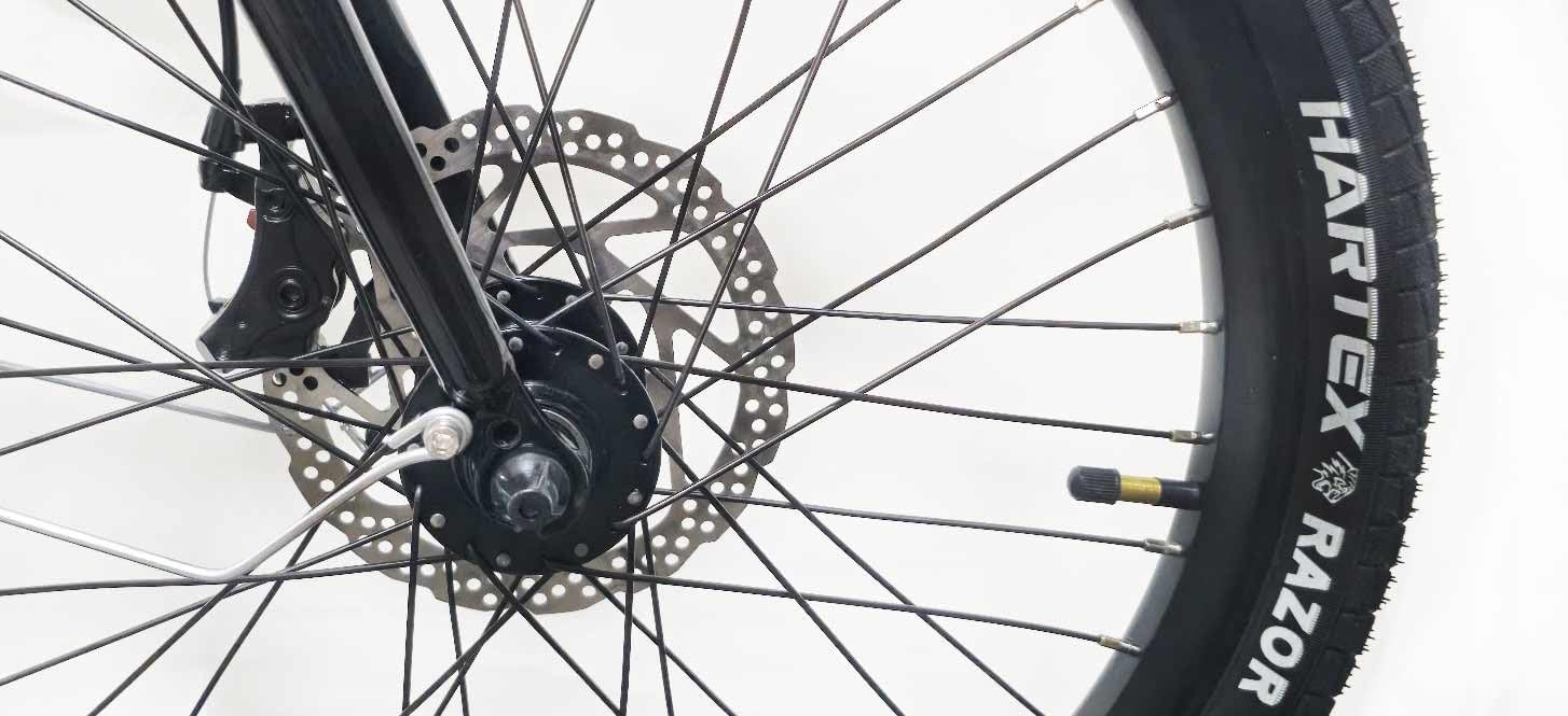 CLOOT Bicicletta Pieghevole Iconic Light Disc 20" Urbano Leggero 6 Velocità Telaio Alluminio Leggero Portatile Manubrio Telescopico Regolabile Sella Ergonomica Freni Disco Design Spagnolo uomo Donna