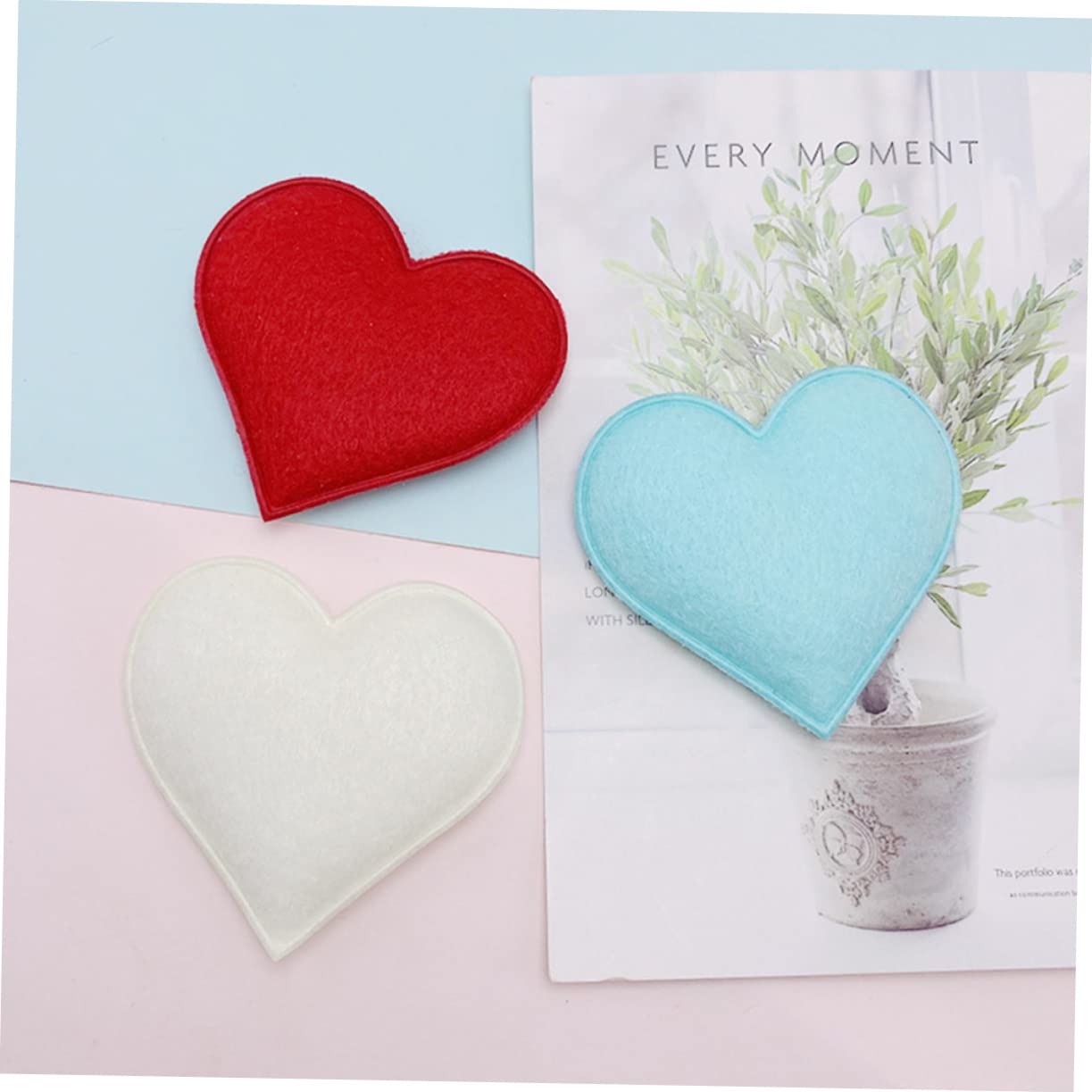 VILLCASE Lot De 4 Jolies Décorations En Feutre Notes Tendance Appliques En Forme De Cœur En Feutre Rouge Pour Créatifs Et Épingles À Cheveux 30 Pièces X 4