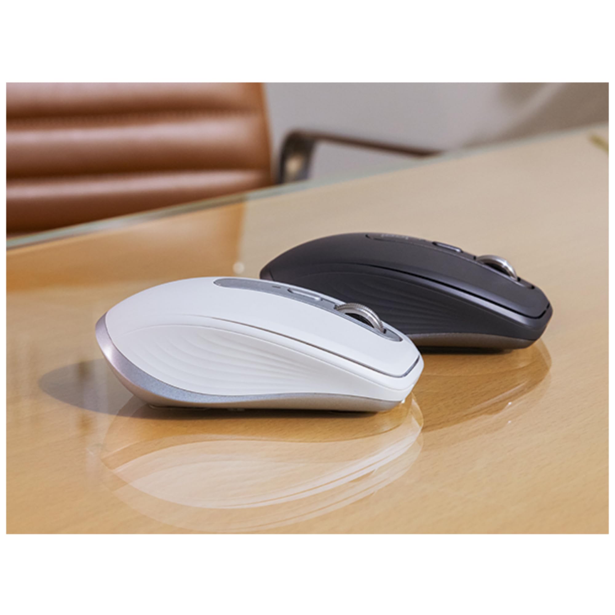 Logitech MX Anywhere 3S Kompaktowa Bezprzewodowa Myszka Mysz, Szybkie Przewijanie, 8K DPI, działa wszędzie, Quiet Clicks, Przyciski, USB C, Bluetooth, Windows PC, Linux, Chrome, Mac - Jasnoszary