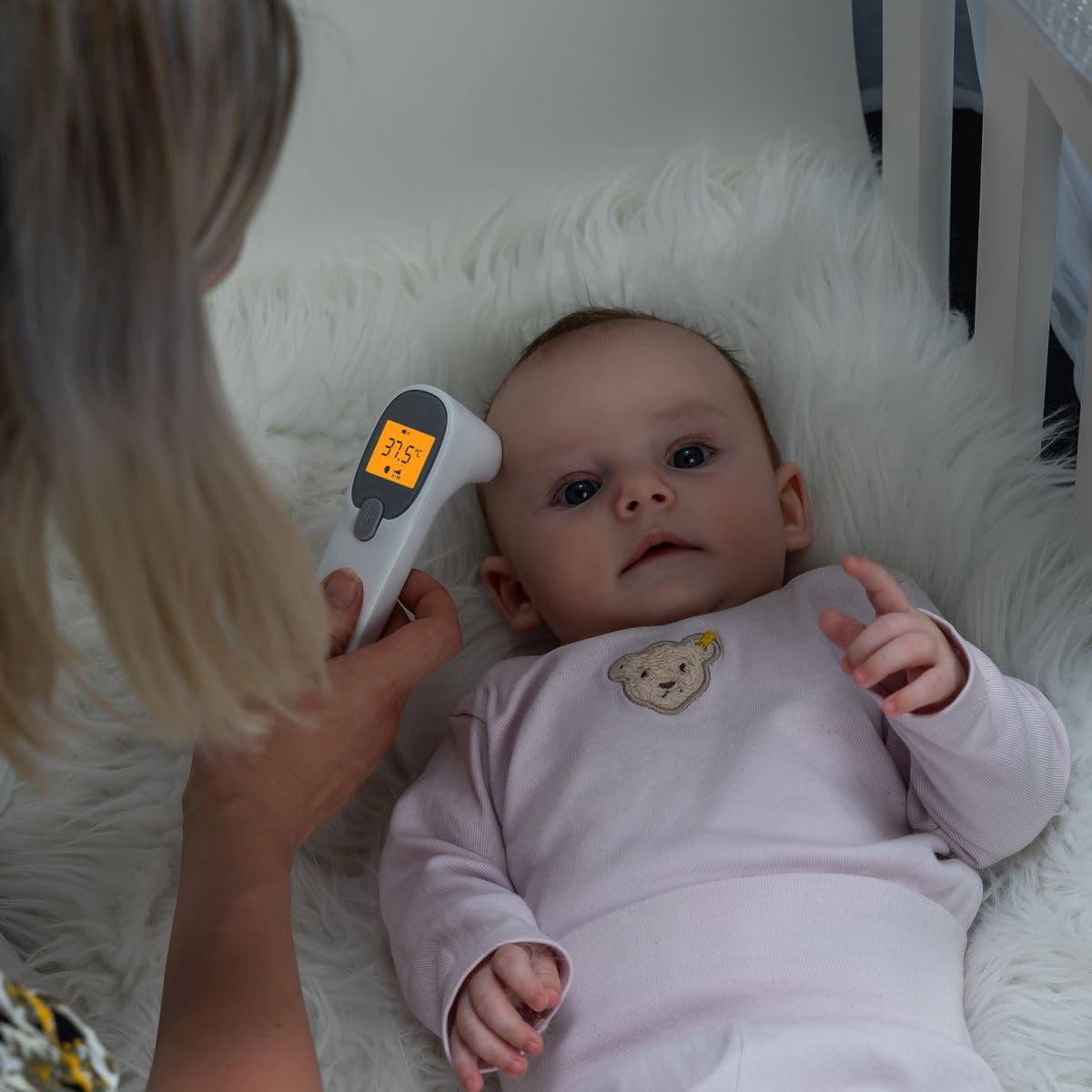 reer Colour SkinTemp 3 in 1, termometro a infrarossi senza contatto, per una misurazione accurata sulla fronte, ideale per neonati e bambini
