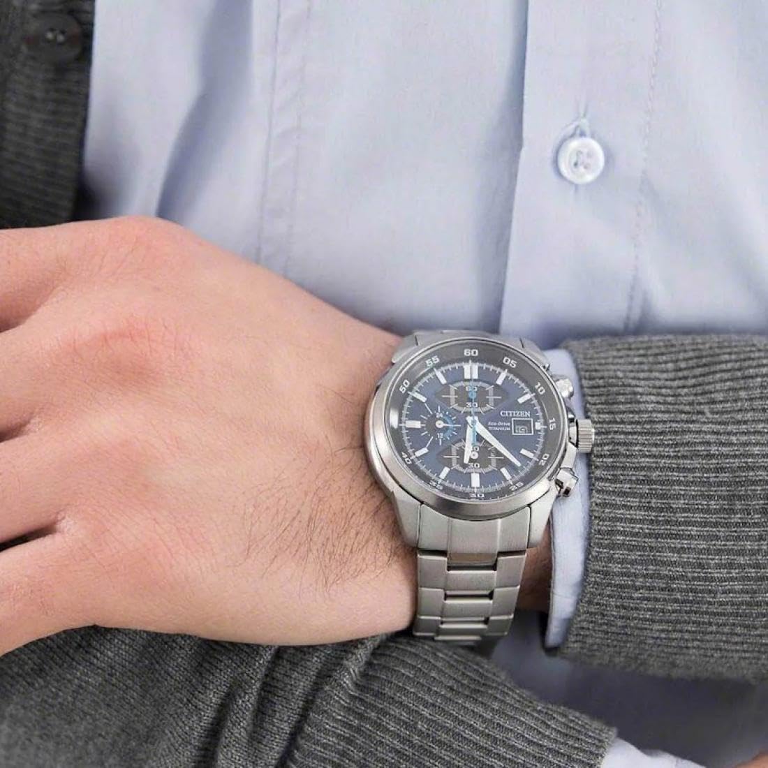 Citizen Herren Chronograph Eco-Drive Uhr mit Titan Armband