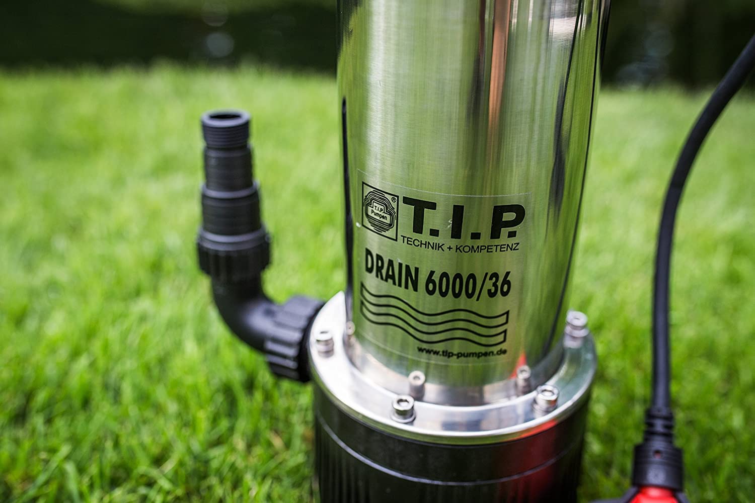 T.I.P. 30136 Drain 6000/36 Pompa sommersa a pressione, 950 W, max. 6000 l/h, prevalenza di 34 m, corpi estranei fino a 2 mm, interruttore a galleggiante regolabile in continuo in altezza