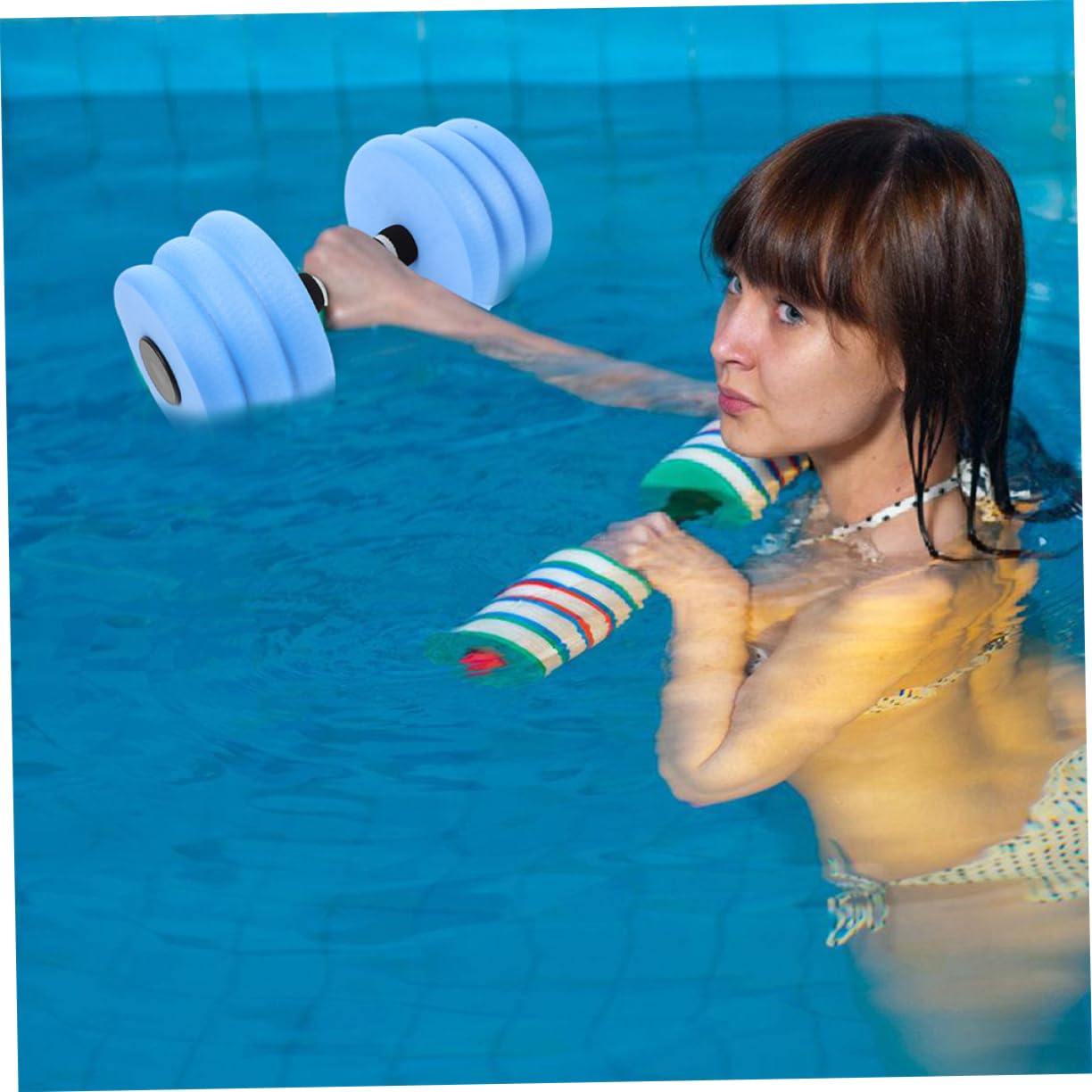 Milisten 2pezzi Manubri Galleggianti in Eva per Esercizi in Piscina Attrezzatura Leggera per Fitness Acquatico Allenamento in Acqua e Acquagym