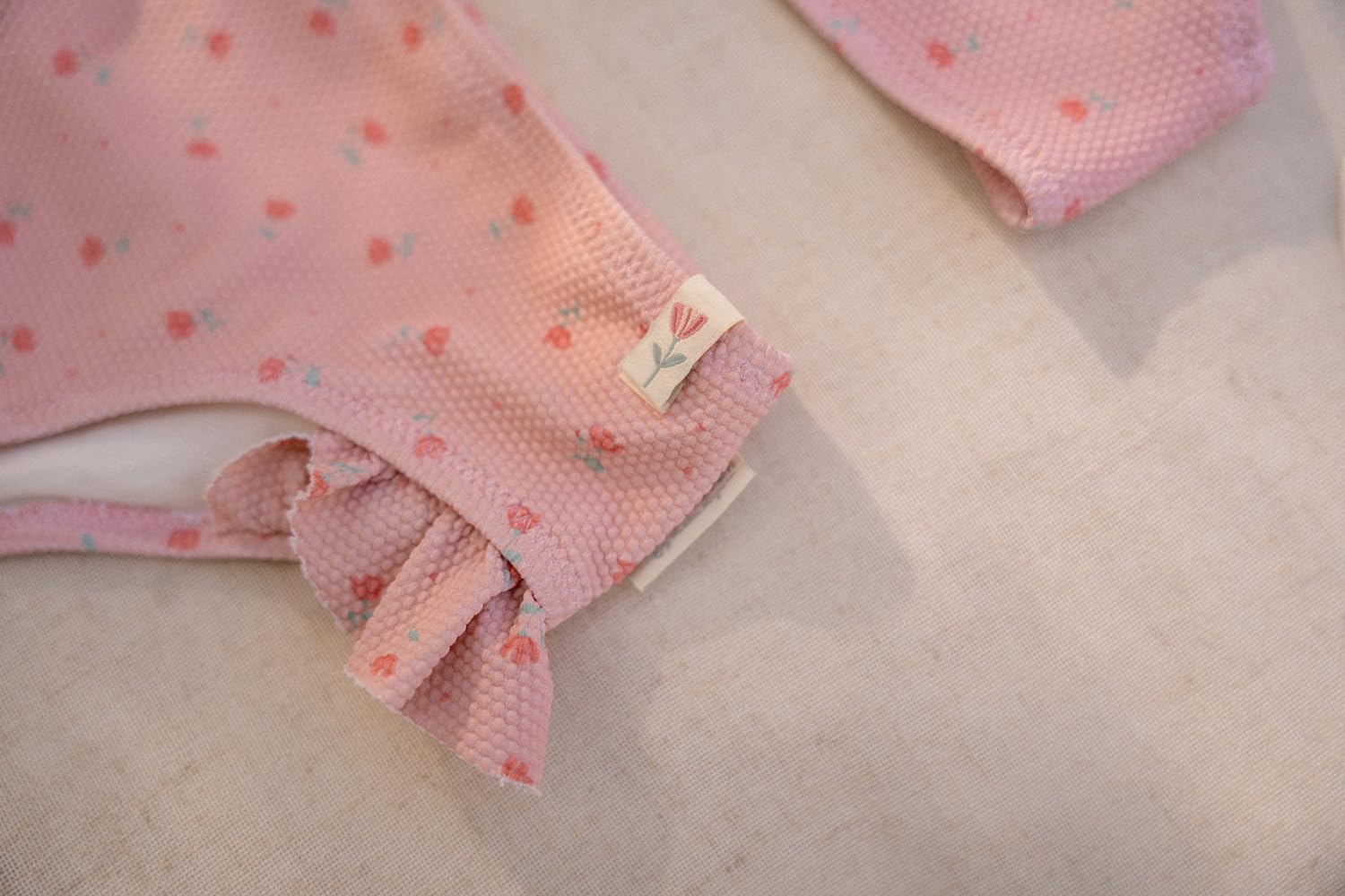 Little Dutch CL25038752 Bikini mit Volants/Rüschen - Sunny Flowers Blush (Gr. 74/80)