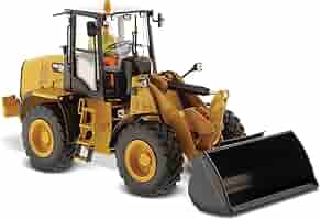 Amazon.com: Diecast Masters 1:32 Scale Caterpillar 910K