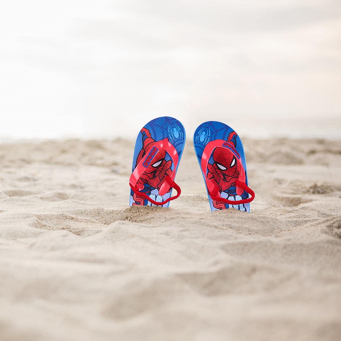 Cerdá Sandali da Spiaggia Spiderman, Unisex per Bambini. Multicolore Size: 22 EU