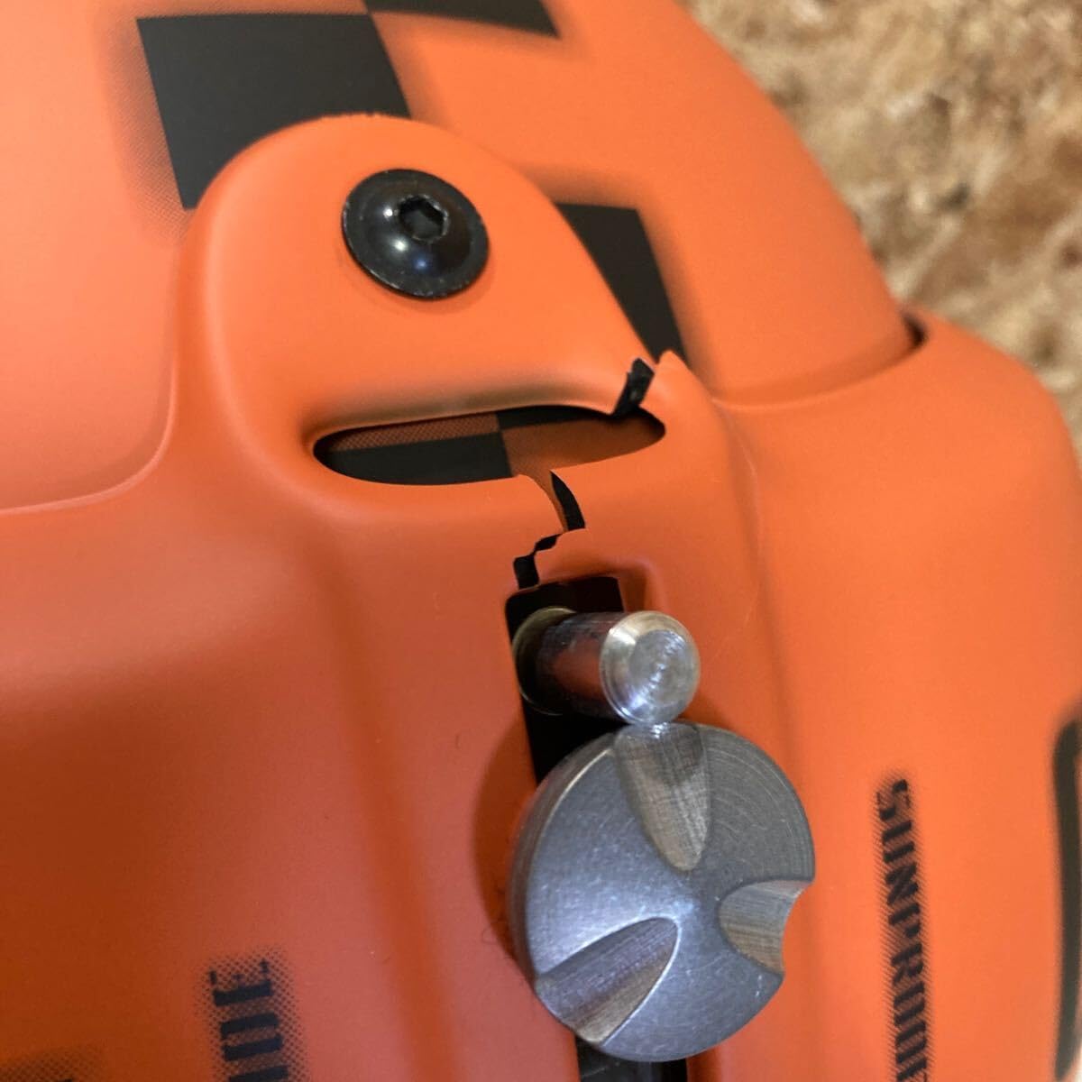 OSBE / オスベ　TORNADOパイロットヘルメット OSBE / オスベ TORNADOパイロットヘルメット カラー：マット