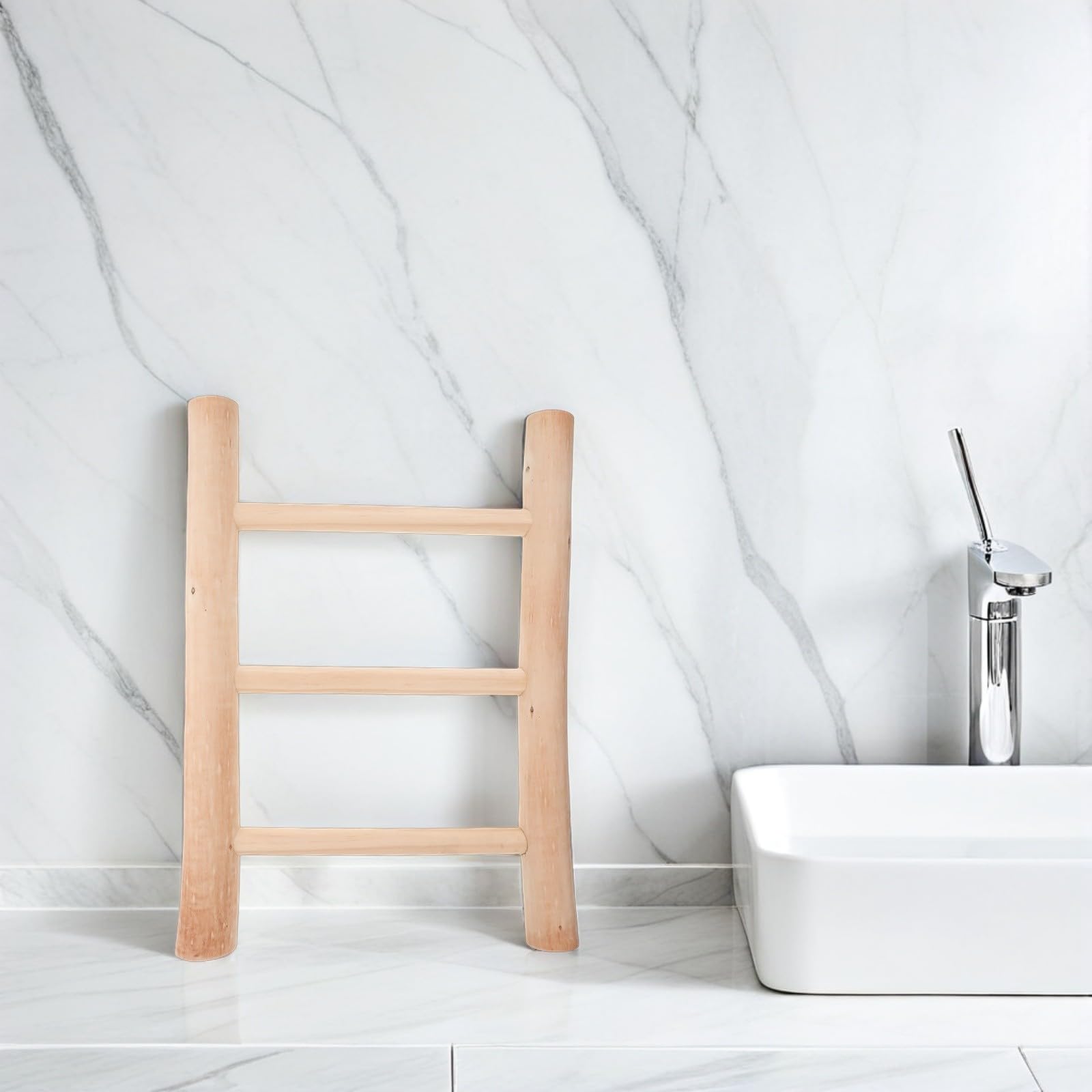Rustikaler Handtuch Präsentationsleiter als Platzsparende Lösung und Dekoratives Accessoire für Badezimmer und Wohnraum